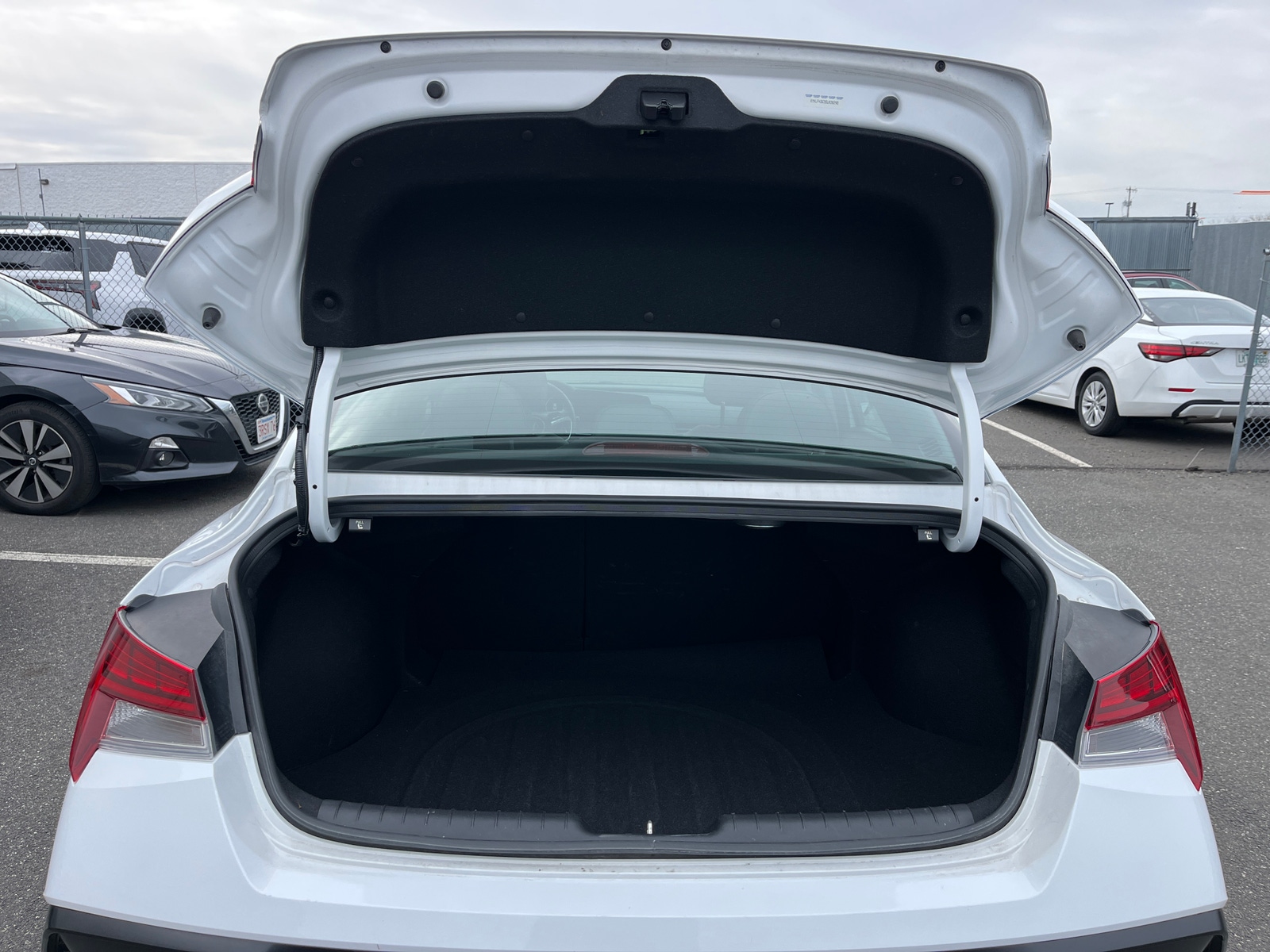 Thumbnail: 2025 Hyundai Elantra - 6