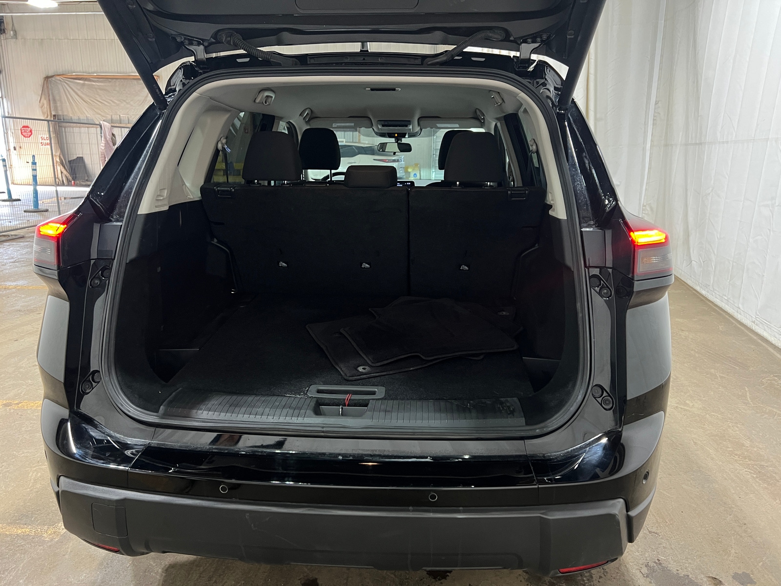 Thumbnail: 2025 Nissan Rogue - 7