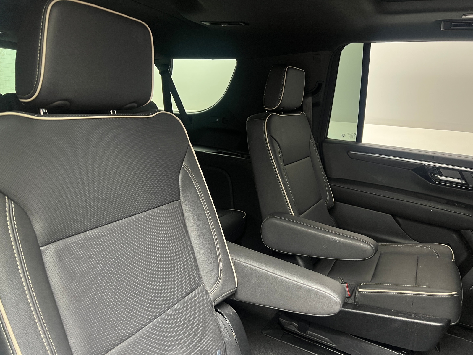 Thumbnail: 2025 Chevrolet Suburban - 5