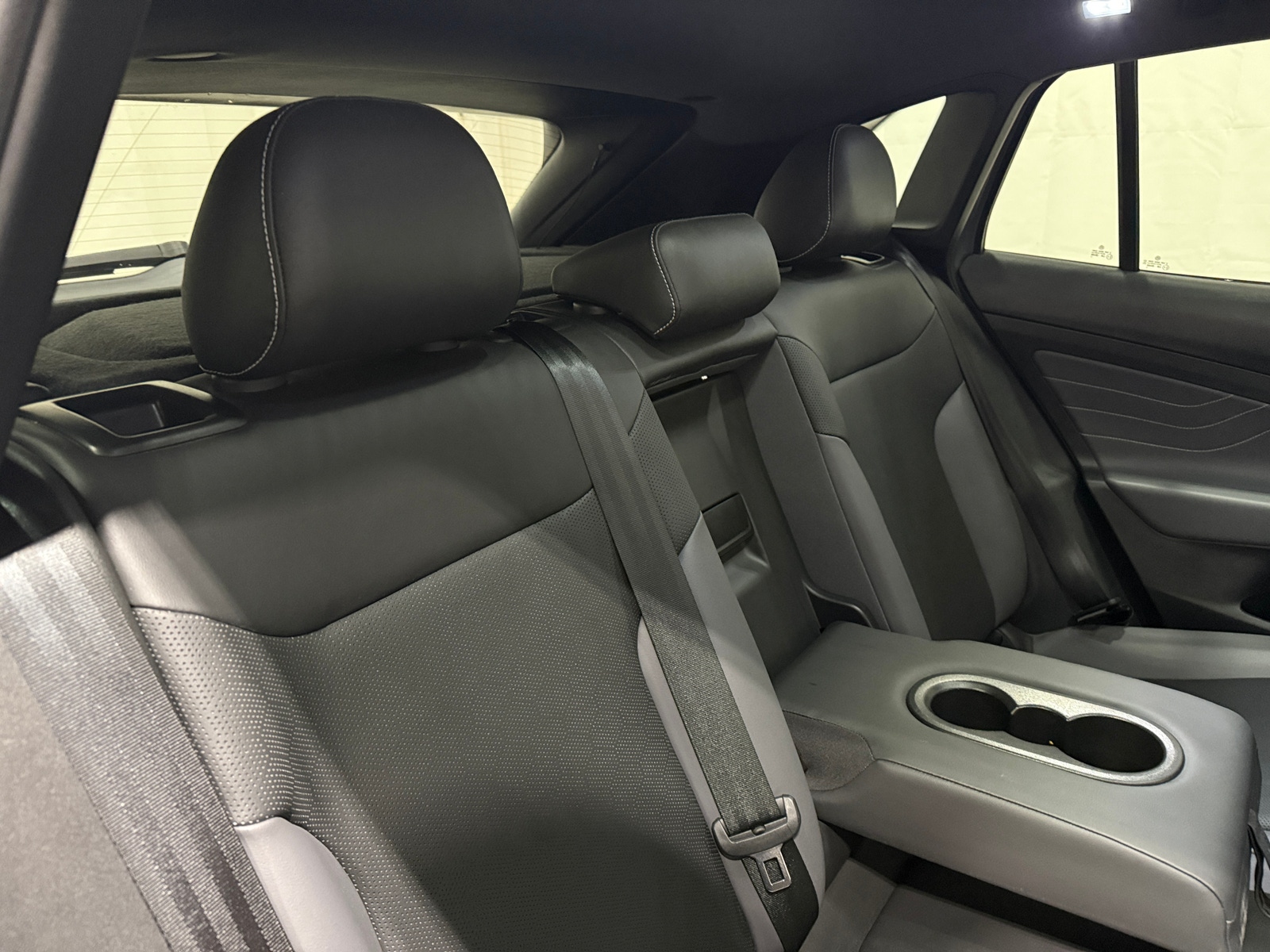 Thumbnail: 2023 Volkswagen ID.4 - 5