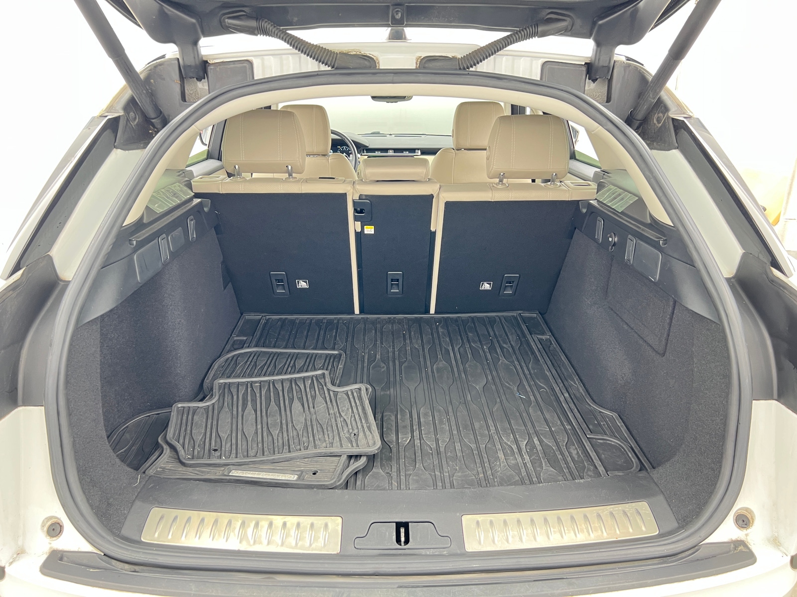 Thumbnail: 2019 Land Rover Range Rover Velar - 6