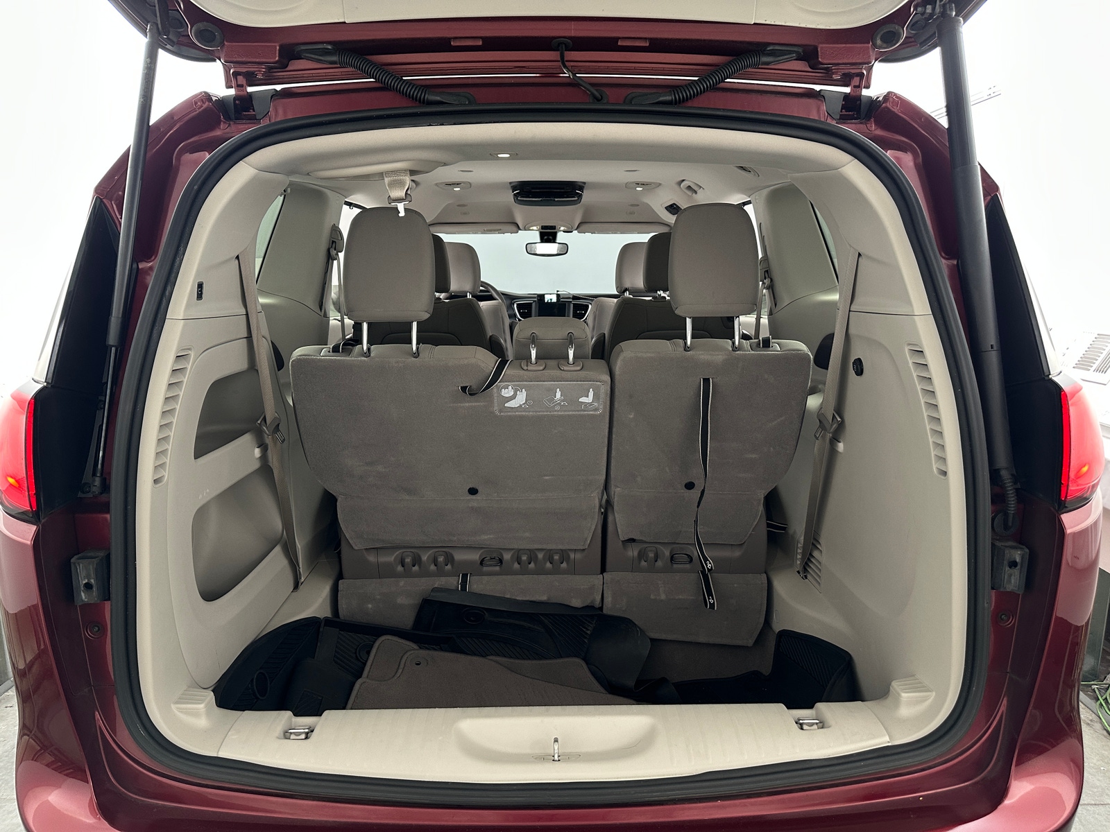 Thumbnail: 2020 Chrysler Pacifica - 7