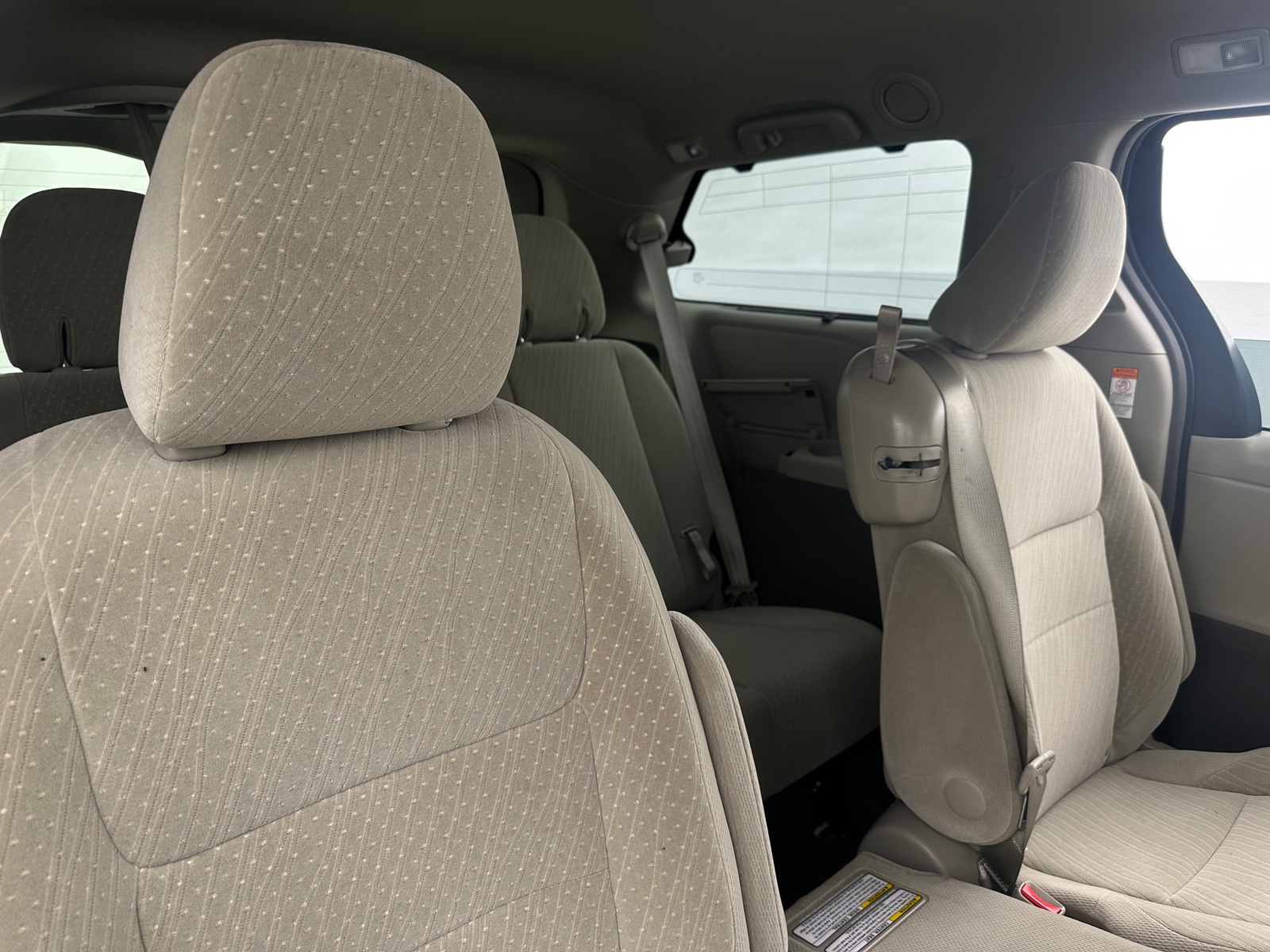 Thumbnail: 2017 Toyota Sienna - 6