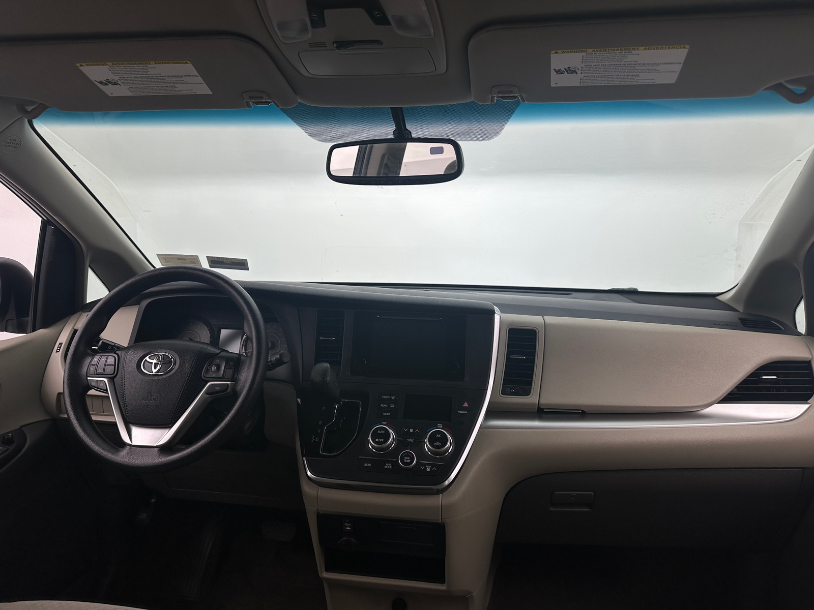 Thumbnail: 2017 Toyota Sienna - 3