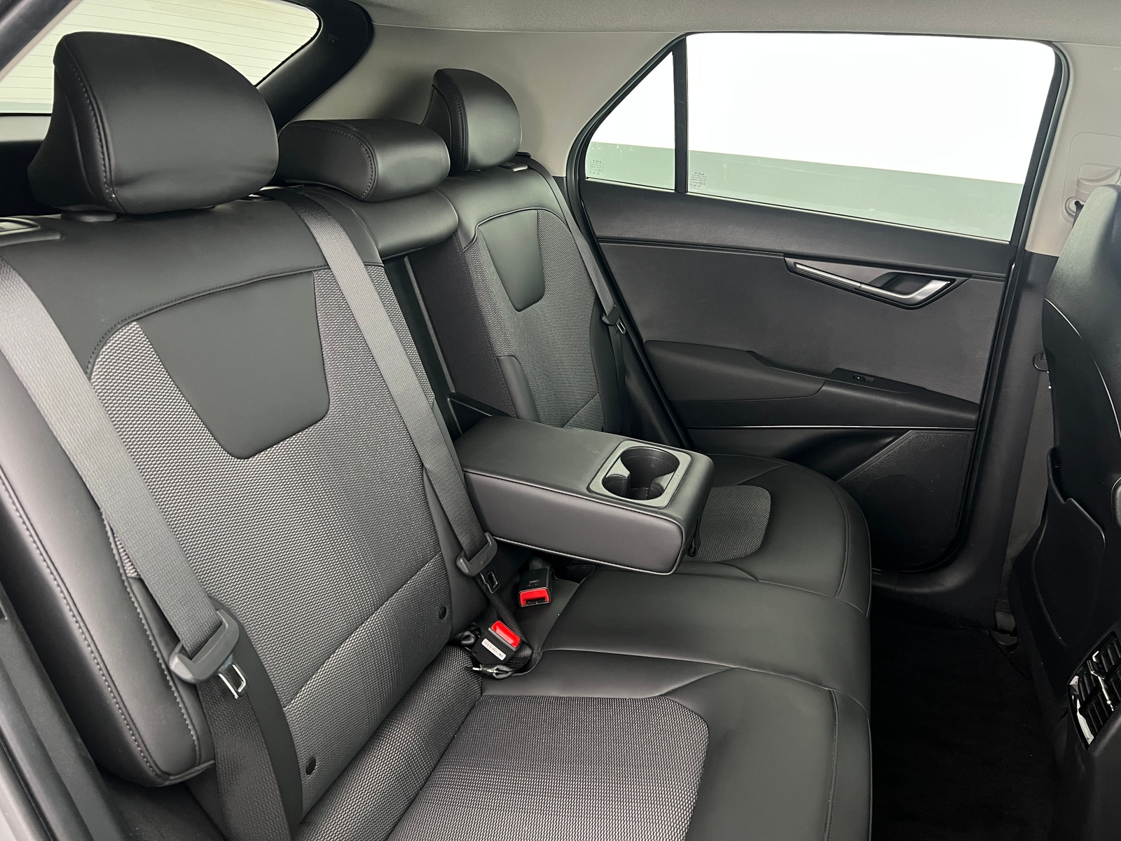 Thumbnail: 2024 Kia Niro - 5