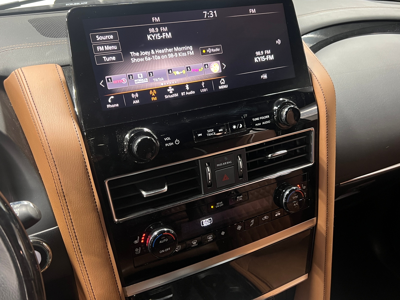 Thumbnail: 2023 INFINITI QX80 - 3