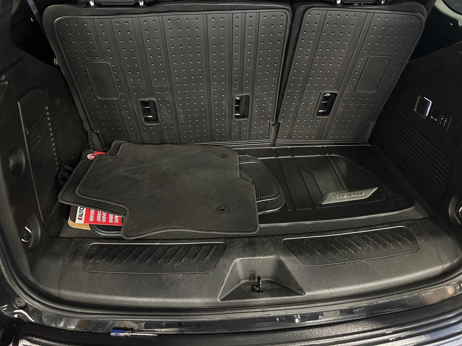 Thumbnail: 2023 Chevrolet Tahoe - 6