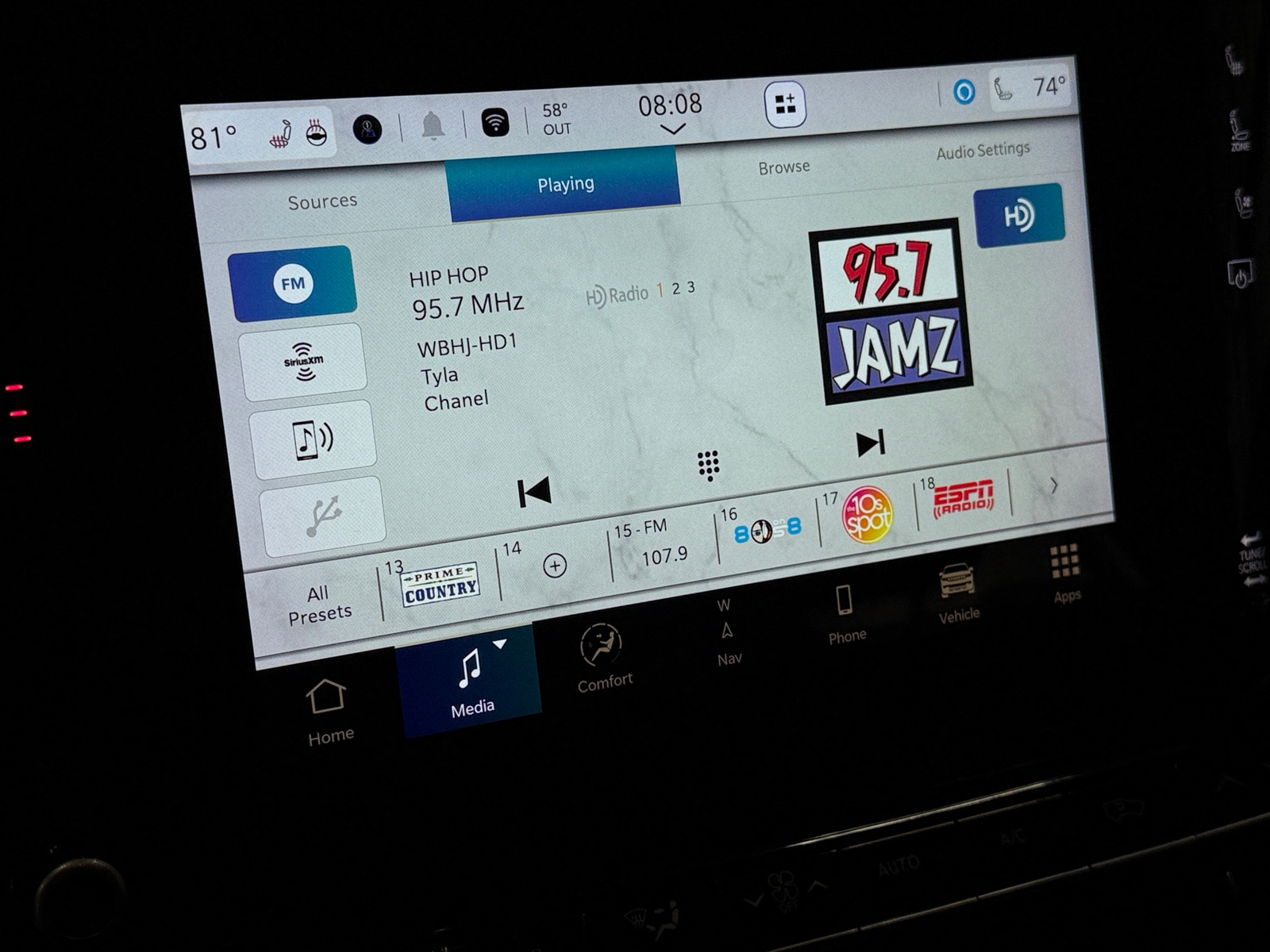 Thumbnail: 2022 Jeep Wagoneer - 3