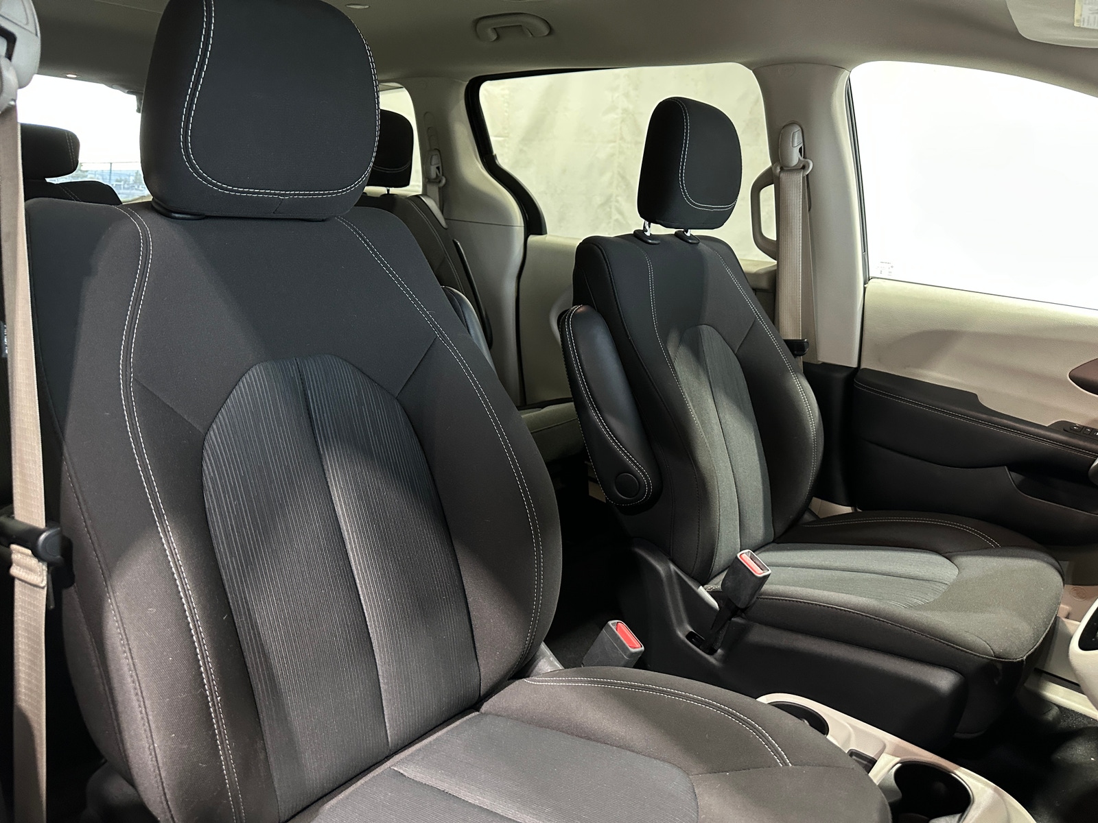 Thumbnail: 2024 Chrysler Voyager - 2