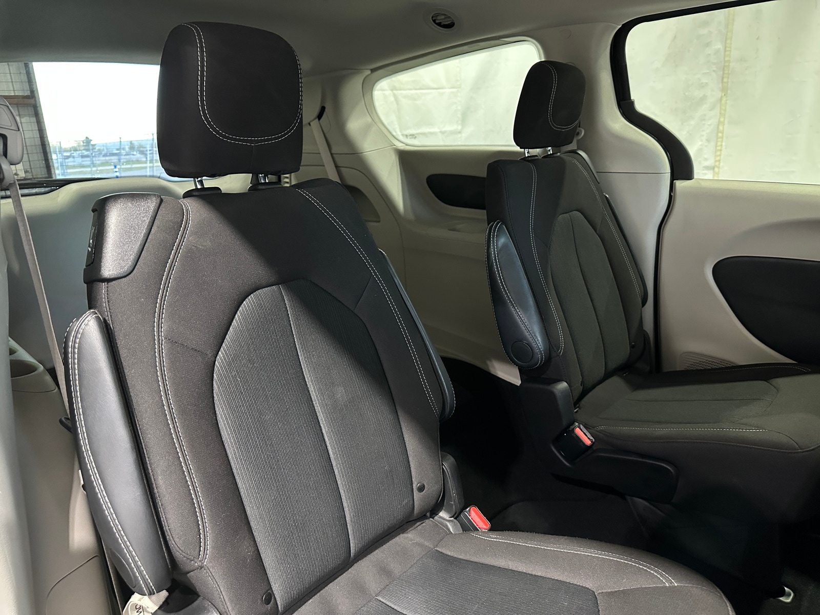 Thumbnail: 2024 Chrysler Voyager - 6