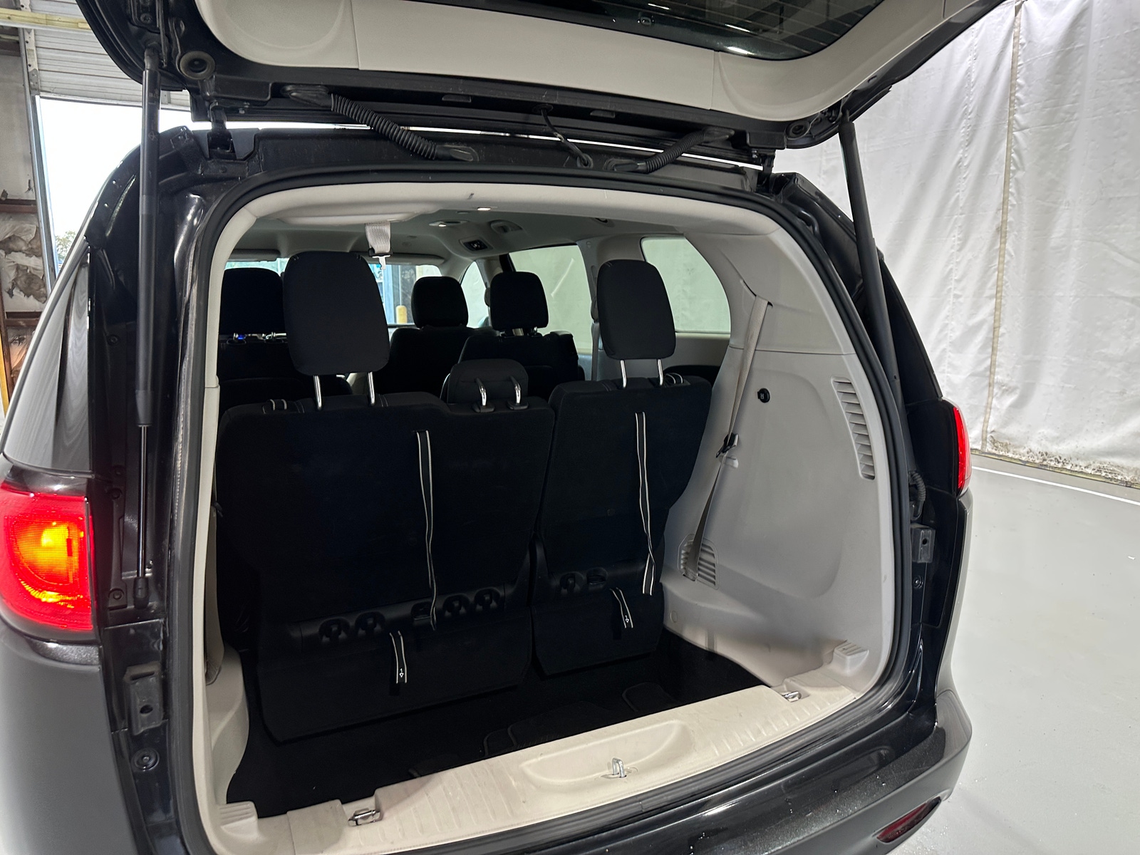 Thumbnail: 2024 Chrysler Voyager - 7