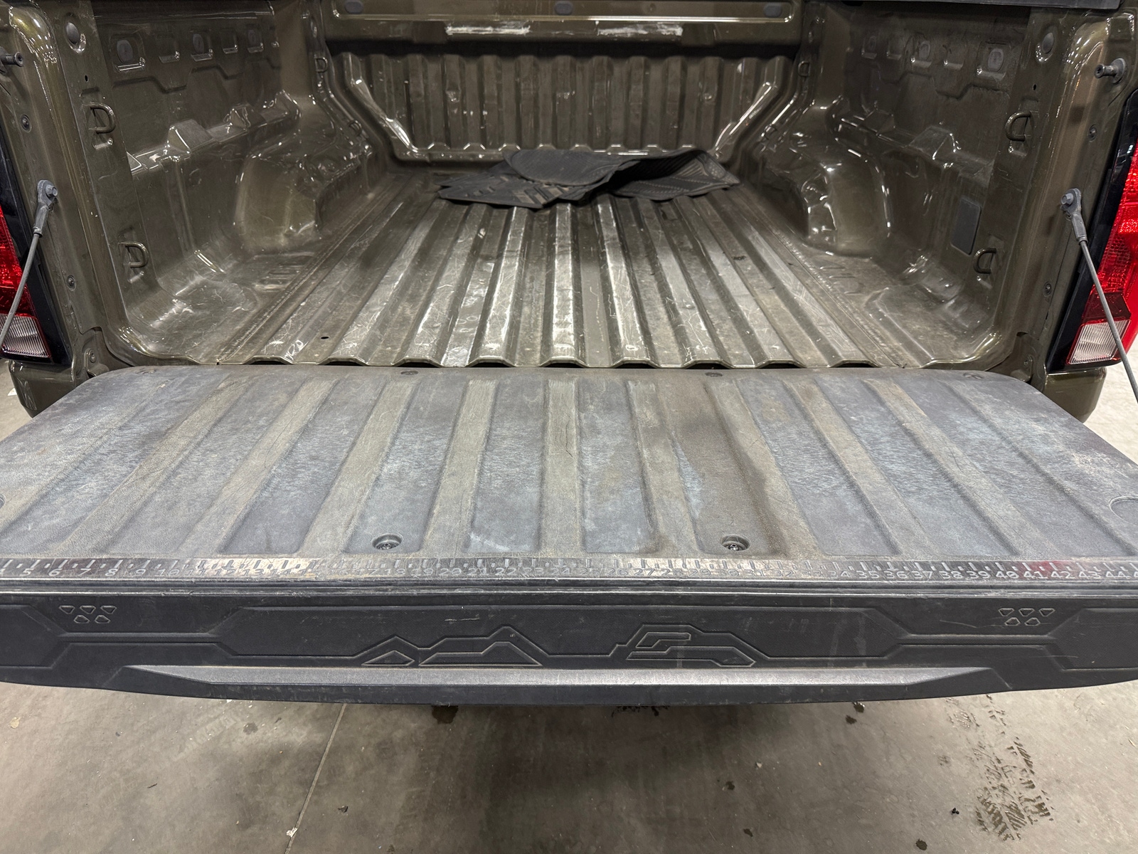 Thumbnail: 2023 Chevrolet Colorado - 7