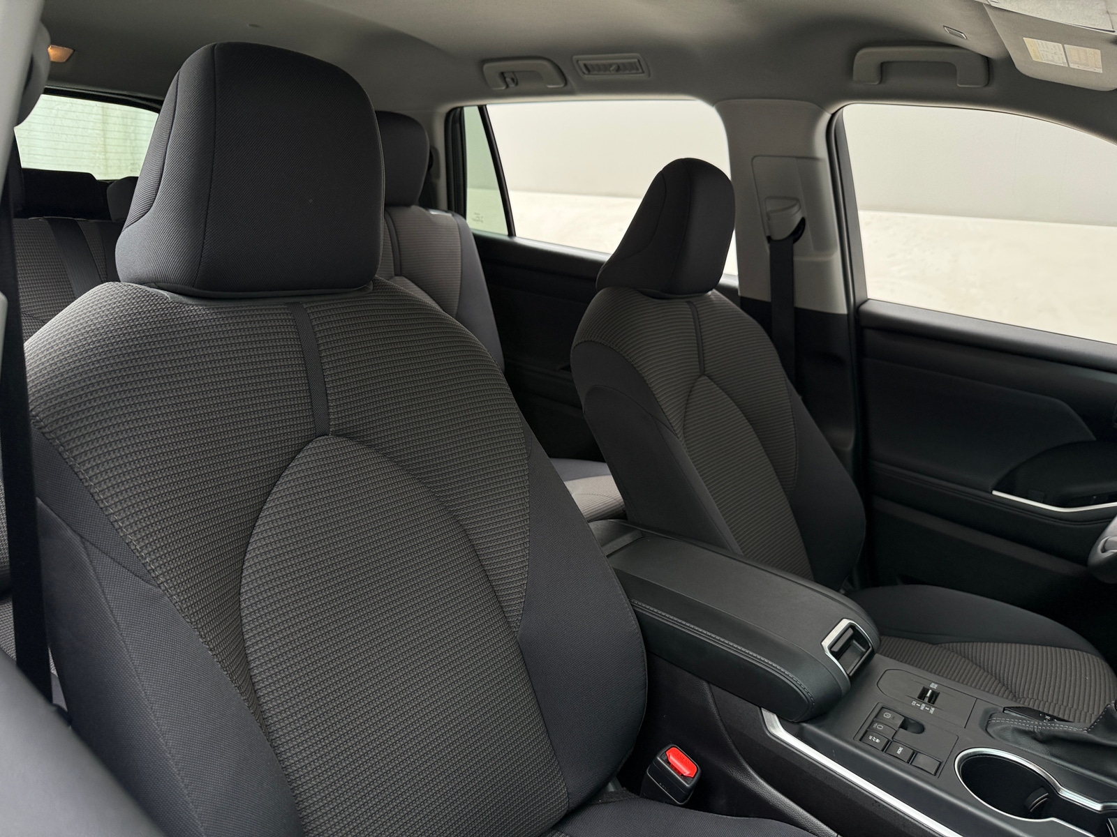 Thumbnail: 2025 Toyota Highlander - 2