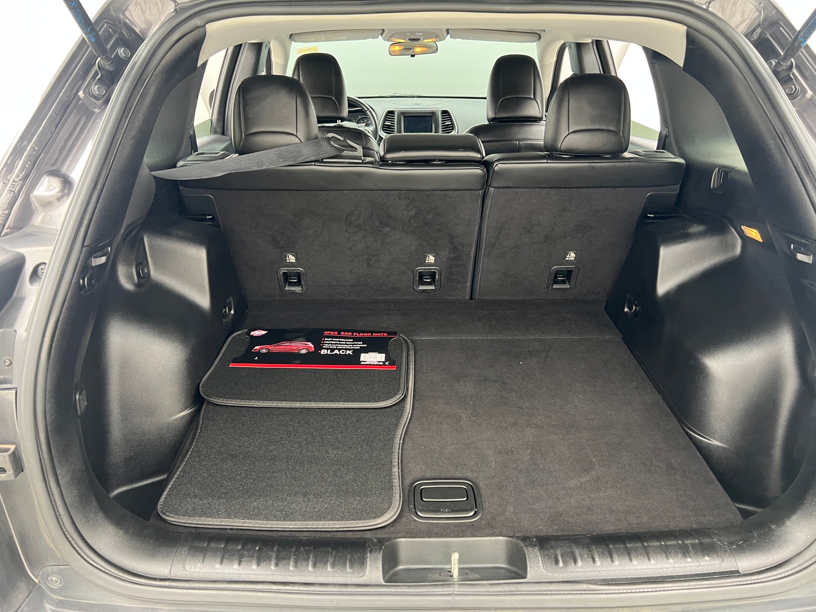 Thumbnail: 2019 Jeep Cherokee - 7