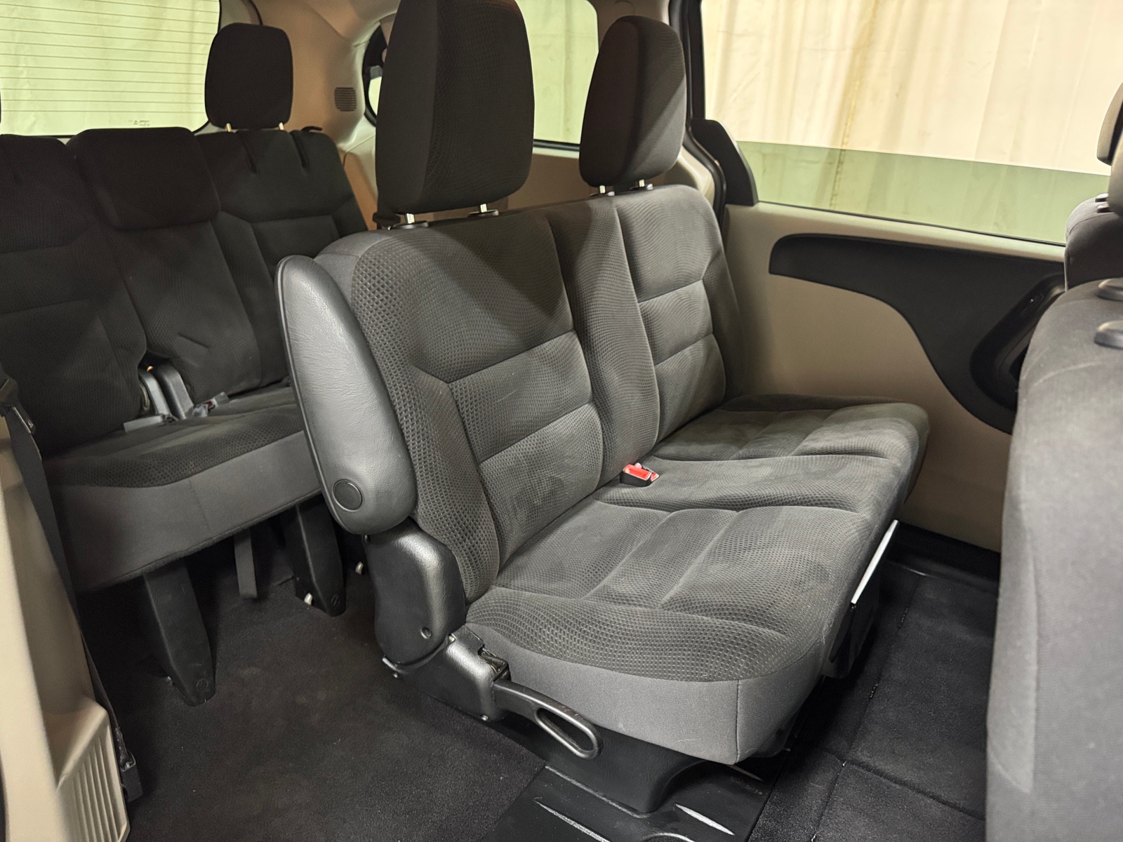 Thumbnail: 2017 Dodge Grand Caravan - 6