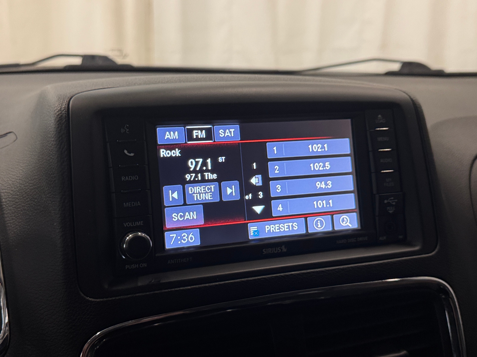 Thumbnail: 2017 Dodge Grand Caravan - 4