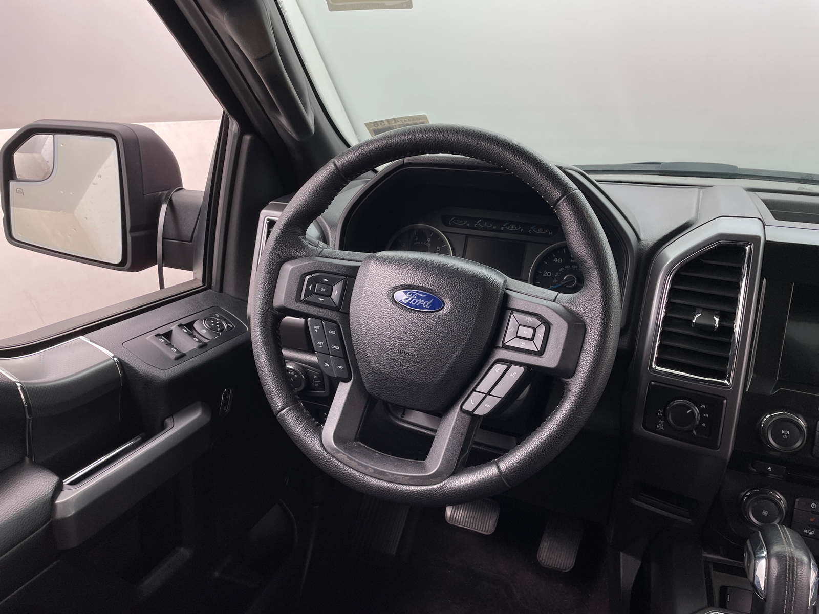 Thumbnail: 2016 Ford Econoline - 5