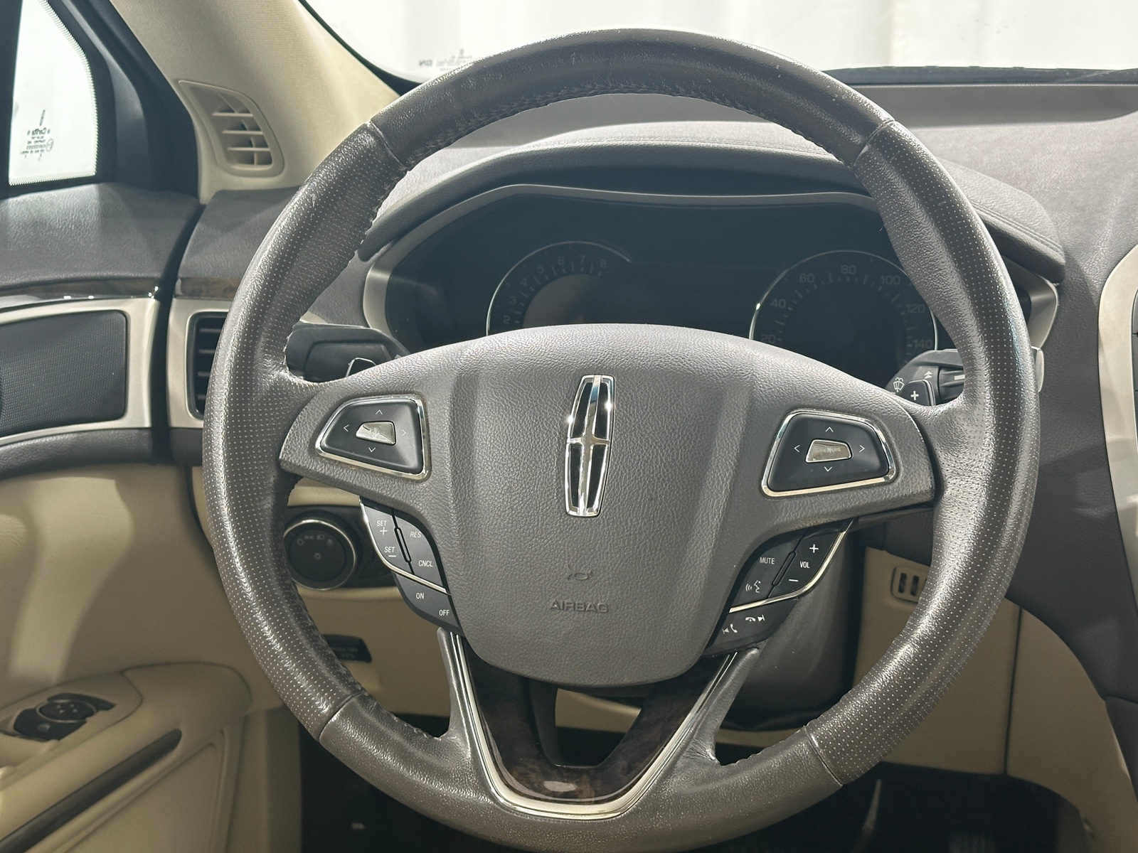 Thumbnail: 2014 Lincoln MKZ - 4