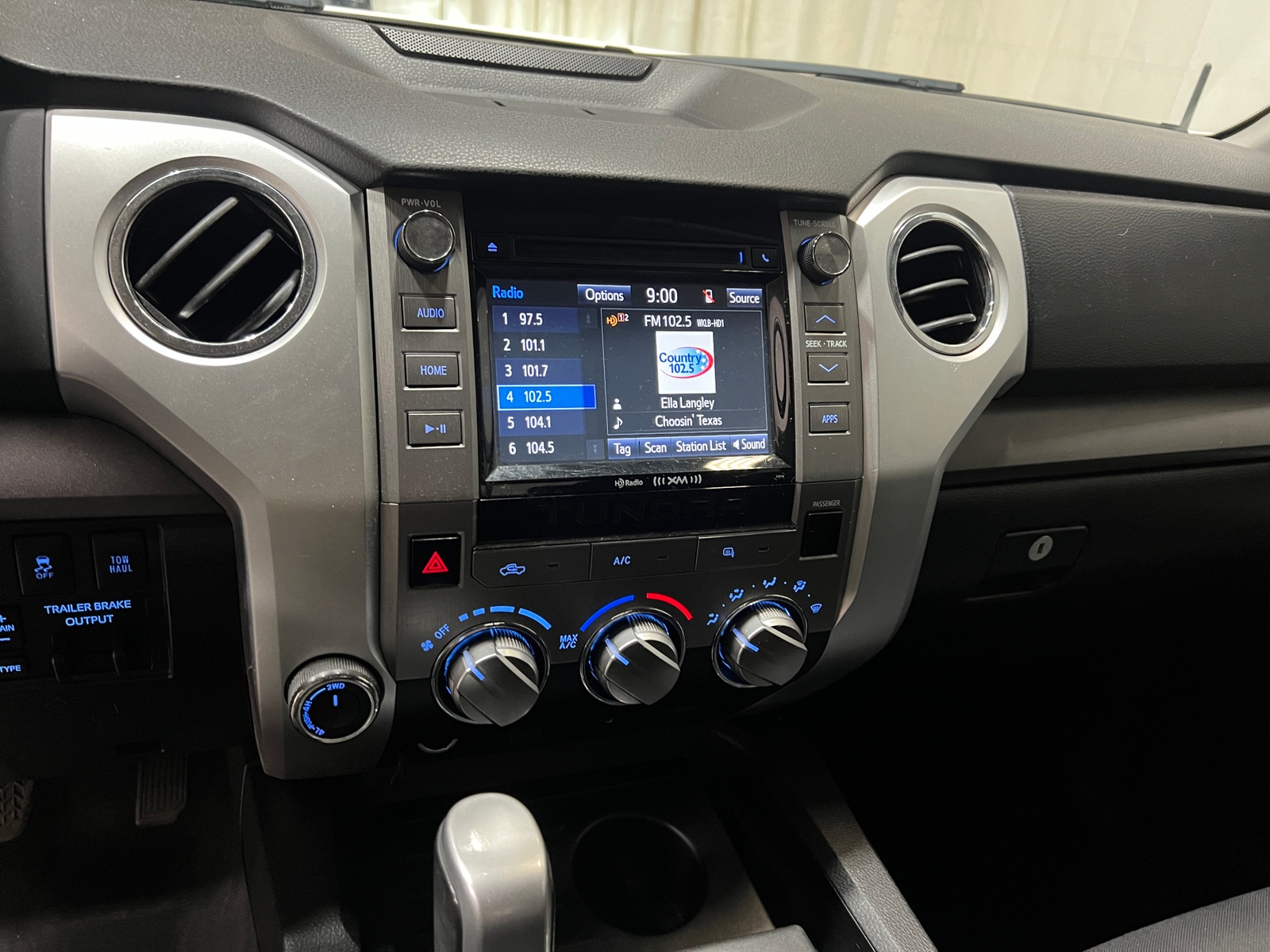 Thumbnail: 2016 Toyota Tundra - 4