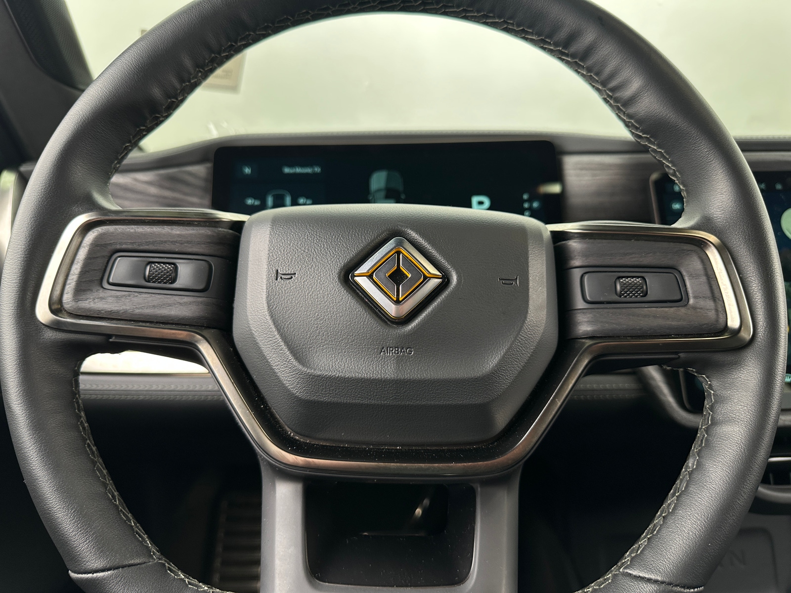 Thumbnail: 2022 Rivian R1S - 4