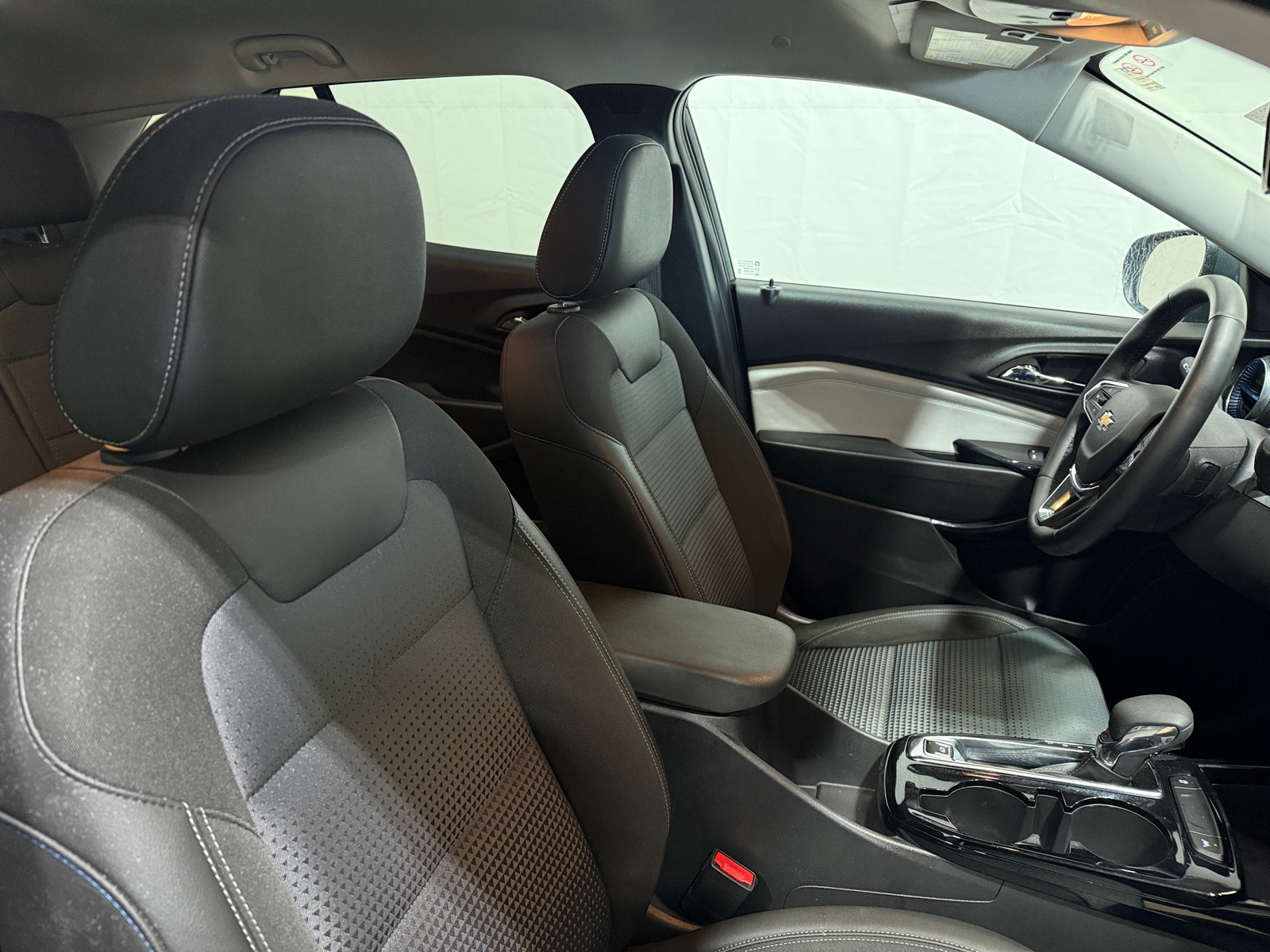 Thumbnail: 2025 Chevrolet Trax - 2