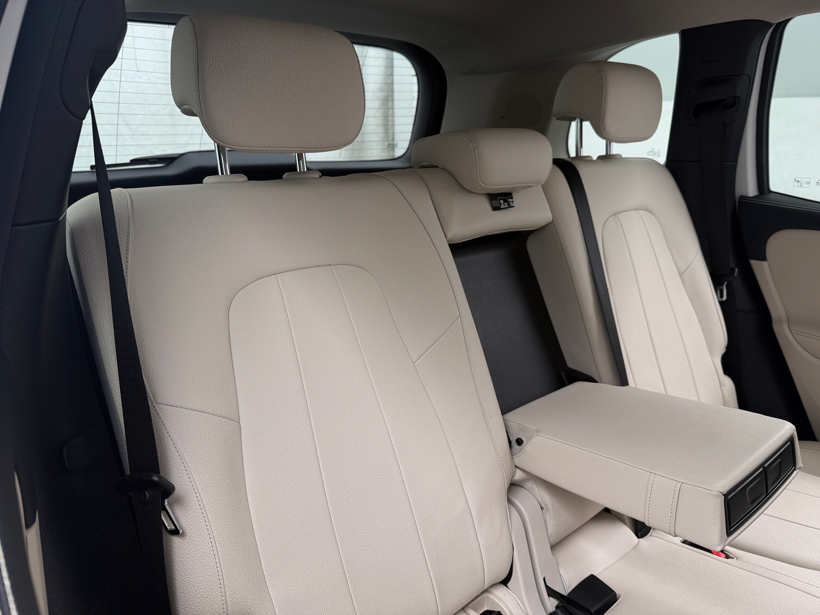 Thumbnail: 2022 Mercedes-Benz GLB - 5