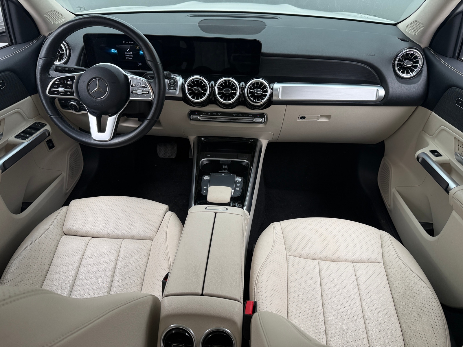 Thumbnail: 2022 Mercedes-Benz GLB - 2