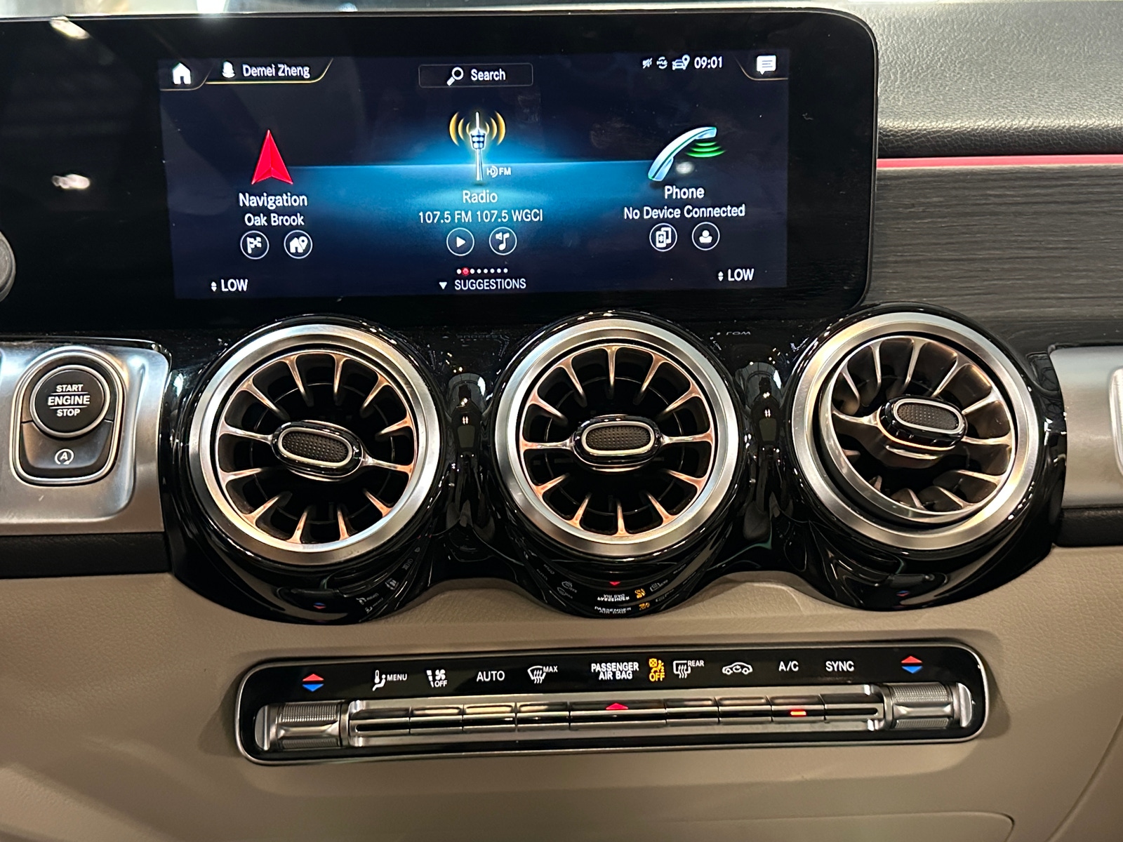 Thumbnail: 2022 Mercedes-Benz GLB - 3