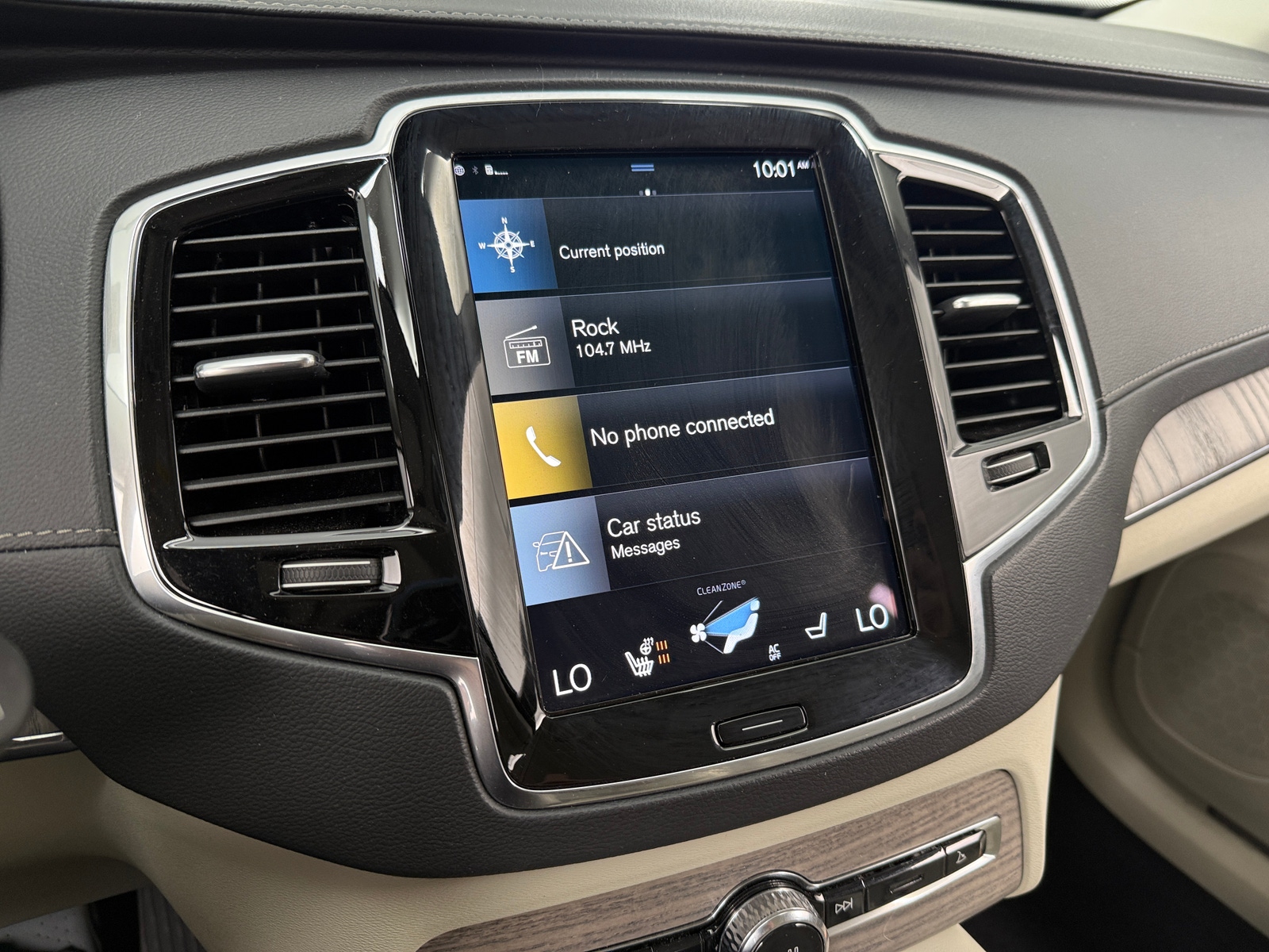 Thumbnail: 2022 Volvo XC90 - 3