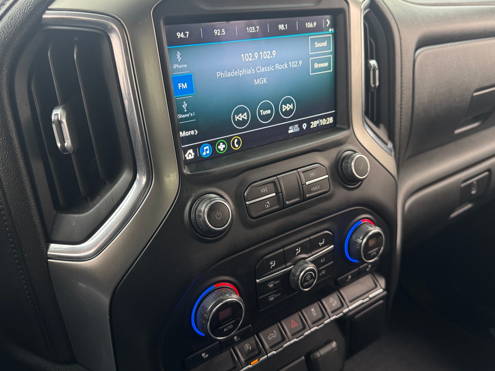 Thumbnail: 2019 Chevrolet Silverado 1500 - 4