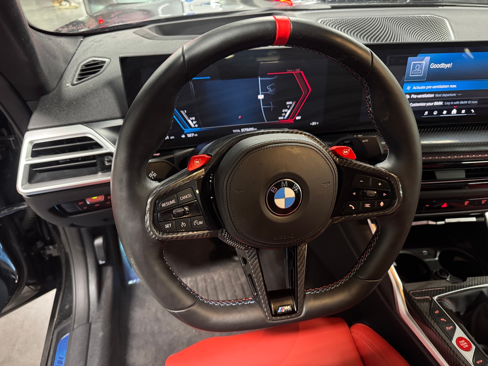 Thumbnail: 2025 BMW M4 - 3