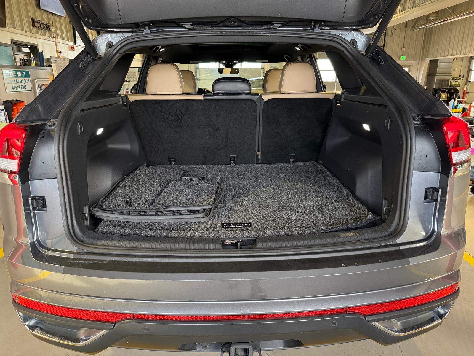 Thumbnail: 2024 Volkswagen Atlas - 6