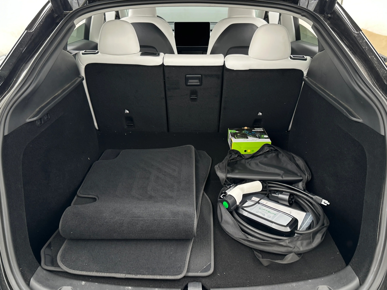 Thumbnail: 2023 Tesla Model Y - 4