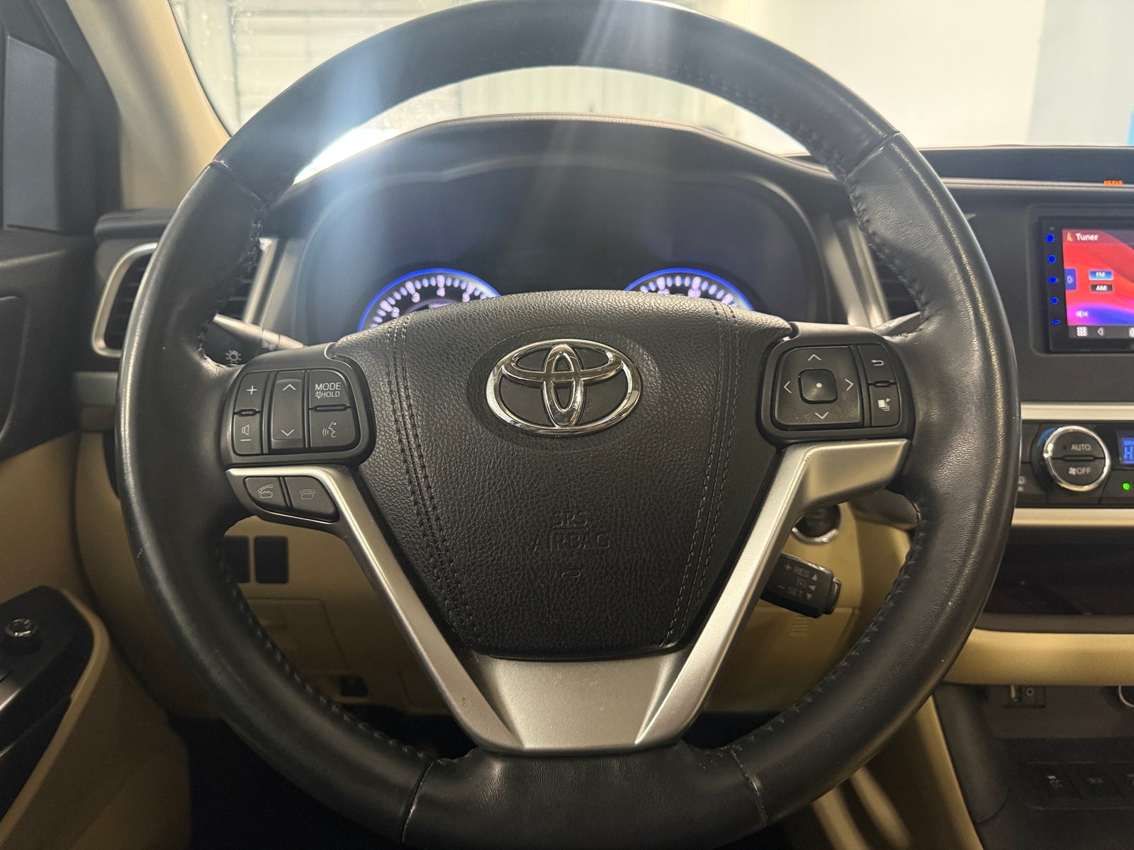 Thumbnail: 2016 Toyota Highlander - 4
