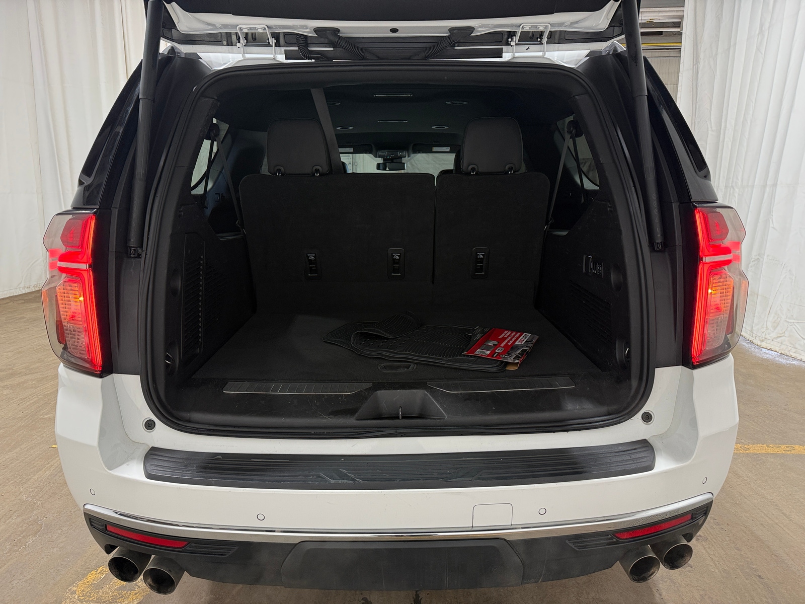 Thumbnail: 2023 Chevrolet Suburban - 6