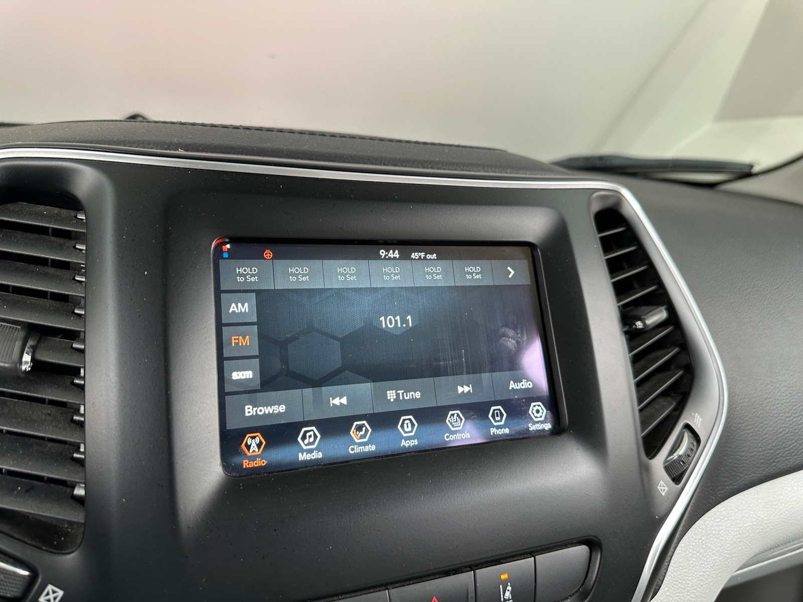 Thumbnail: 2021 Jeep Cherokee - 3