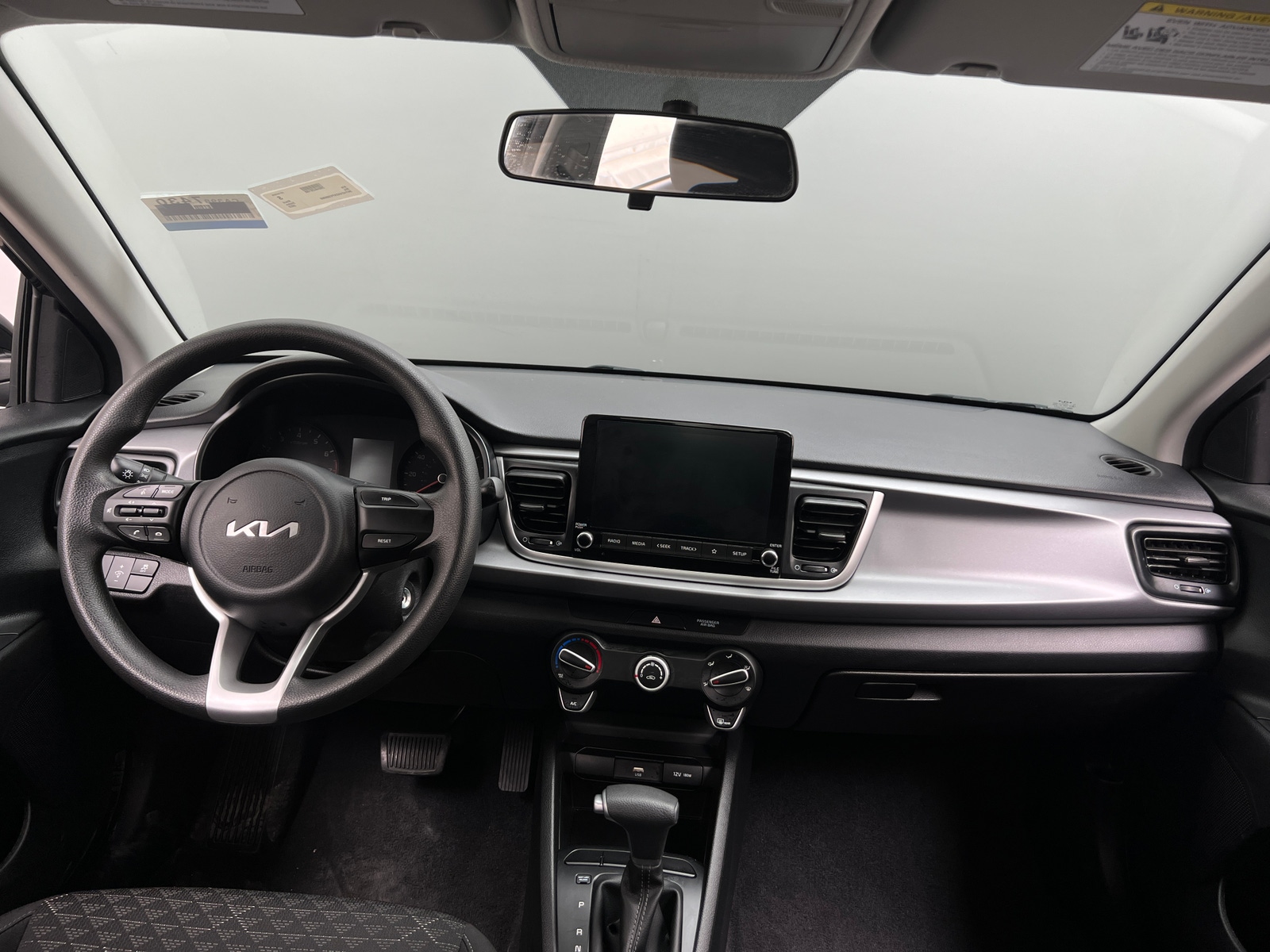 Thumbnail: 2023 Kia Rio - 3