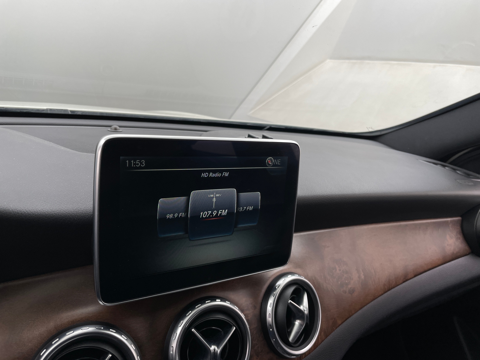 Thumbnail: 2016 Mercedes-Benz GLA - 3