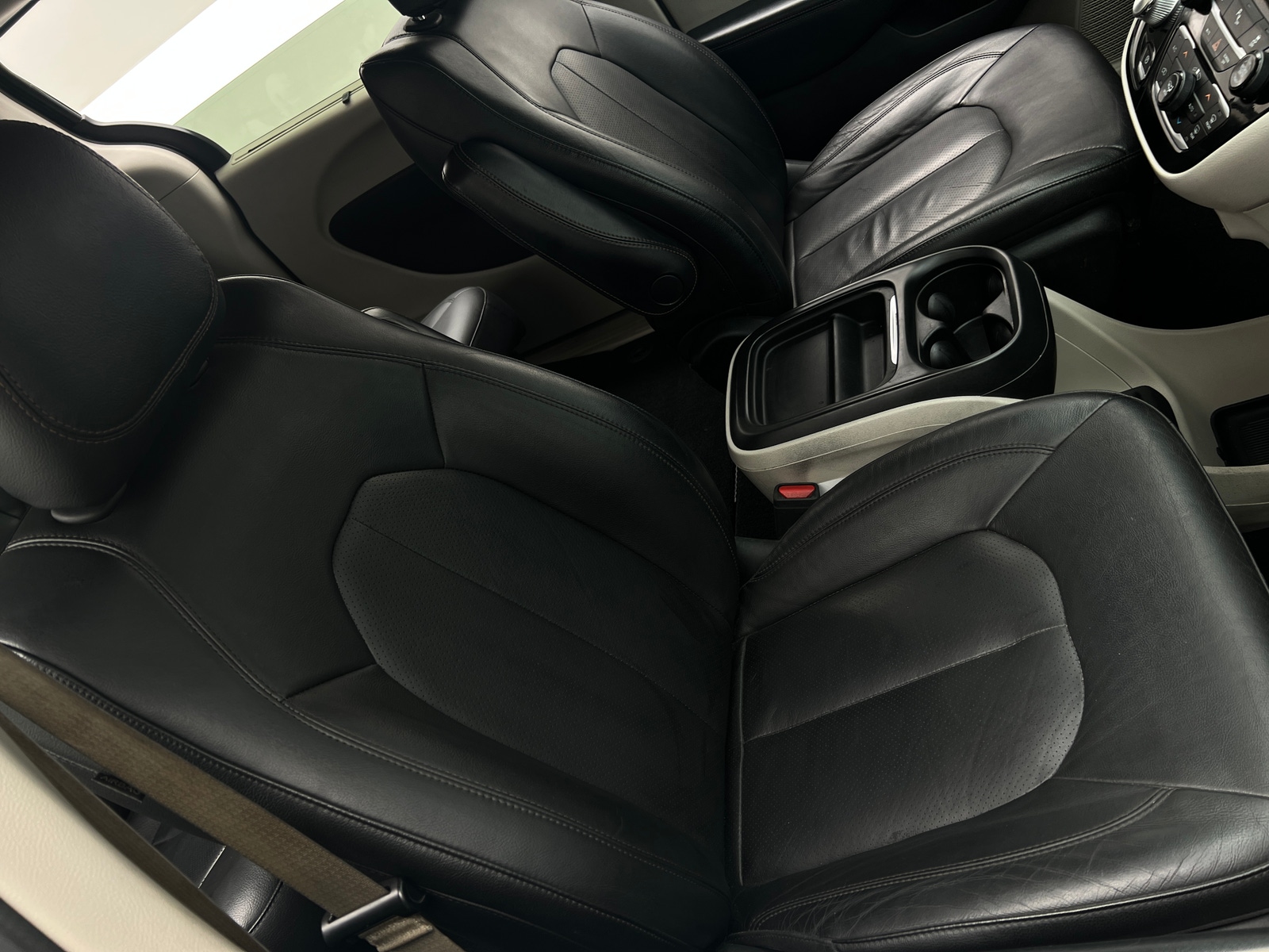 Thumbnail: 2020 Chrysler Pacifica - 2