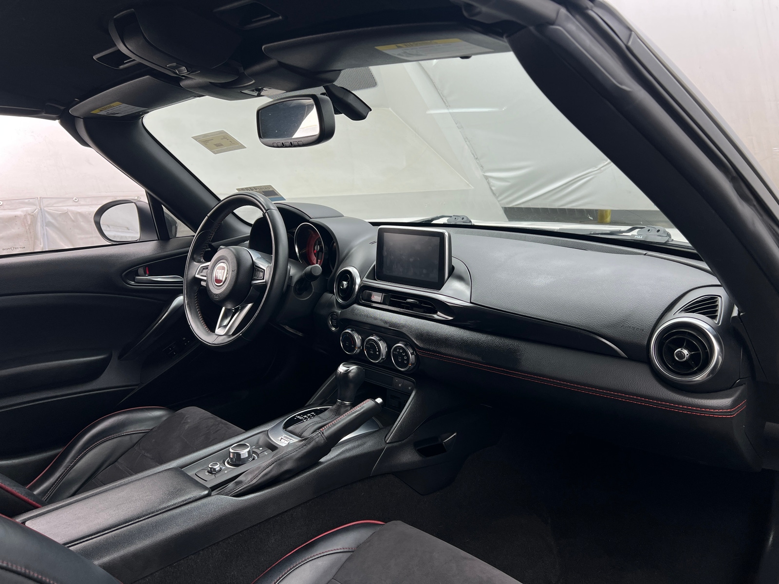 Thumbnail: 2017 Fiat 124 Spider - 2