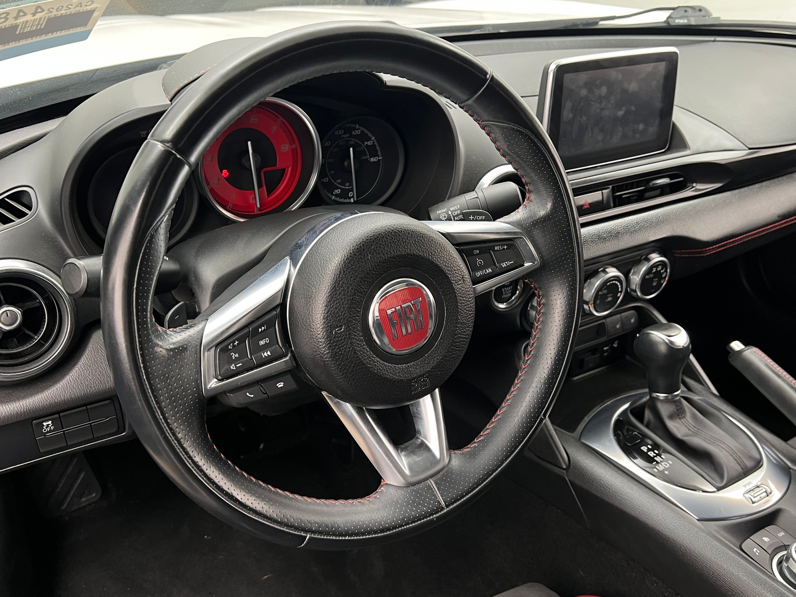 Thumbnail: 2017 Fiat 124 Spider - 4