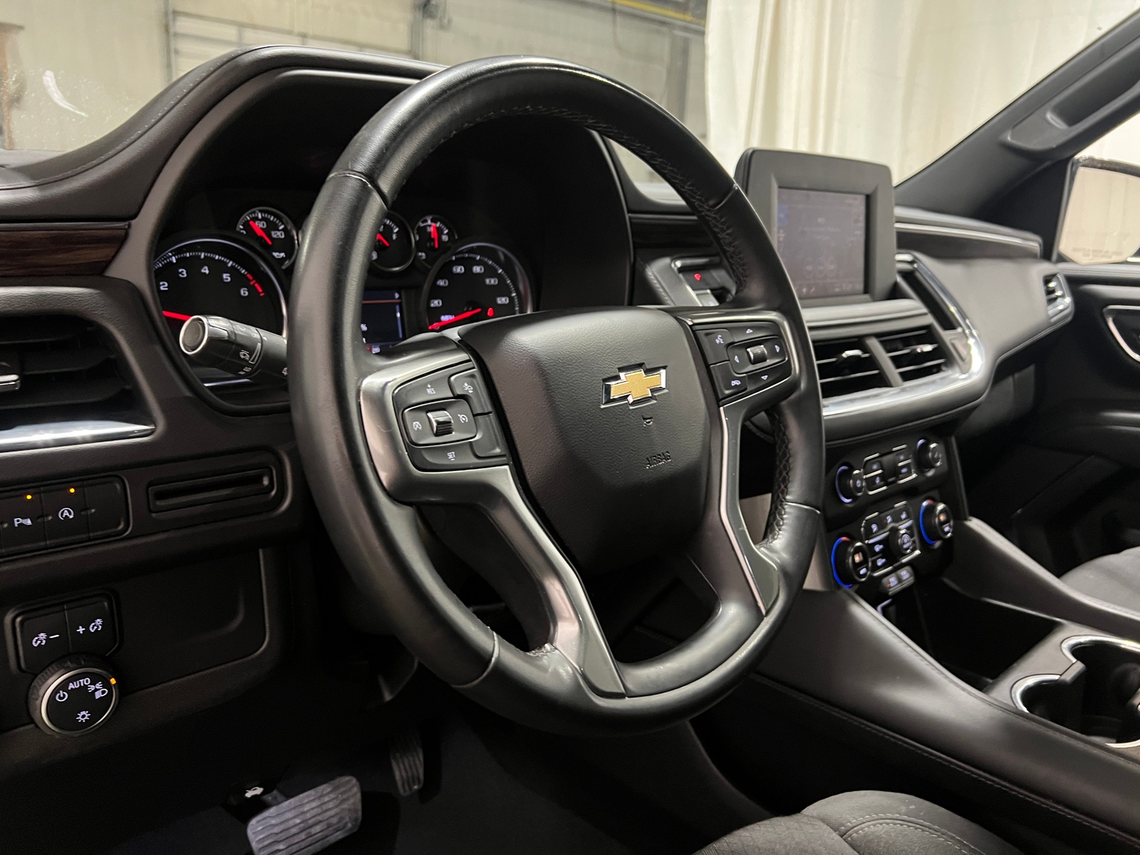 Thumbnail: 2023 Chevrolet Tahoe - 5