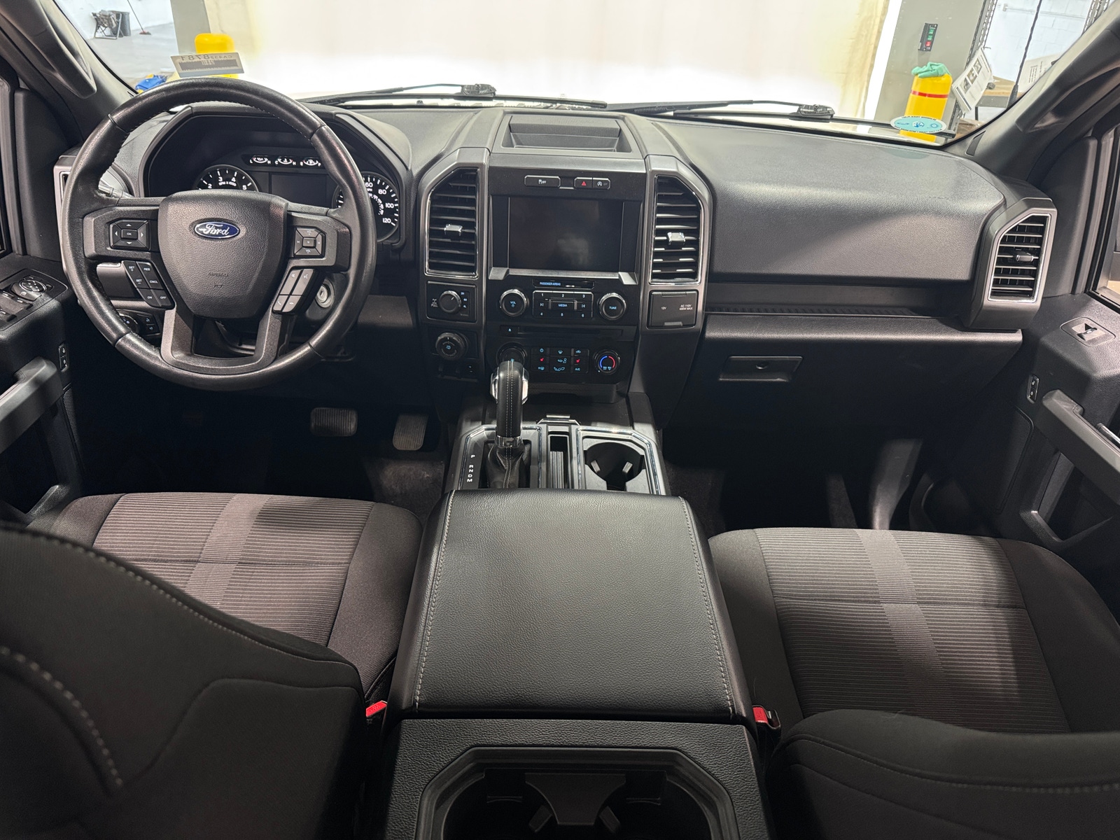 Thumbnail: 2017 Ford Econoline - 3