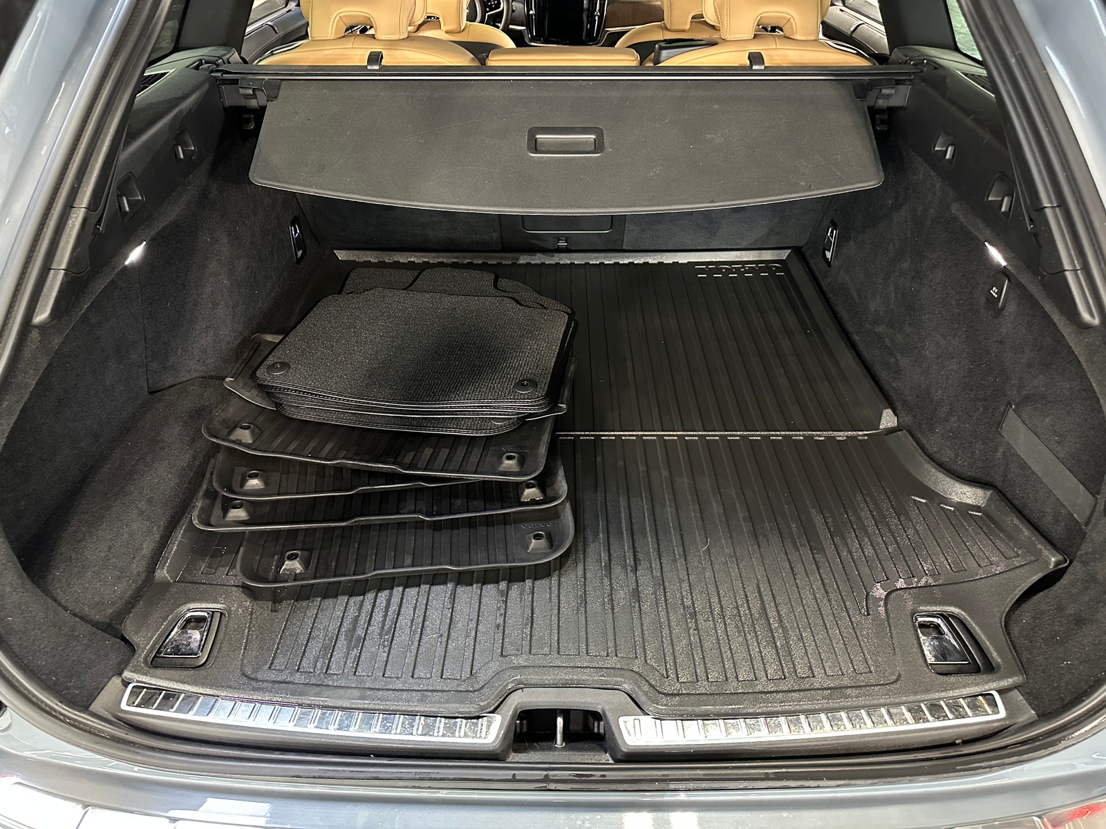 Thumbnail: 2023 Volvo V90 - 6