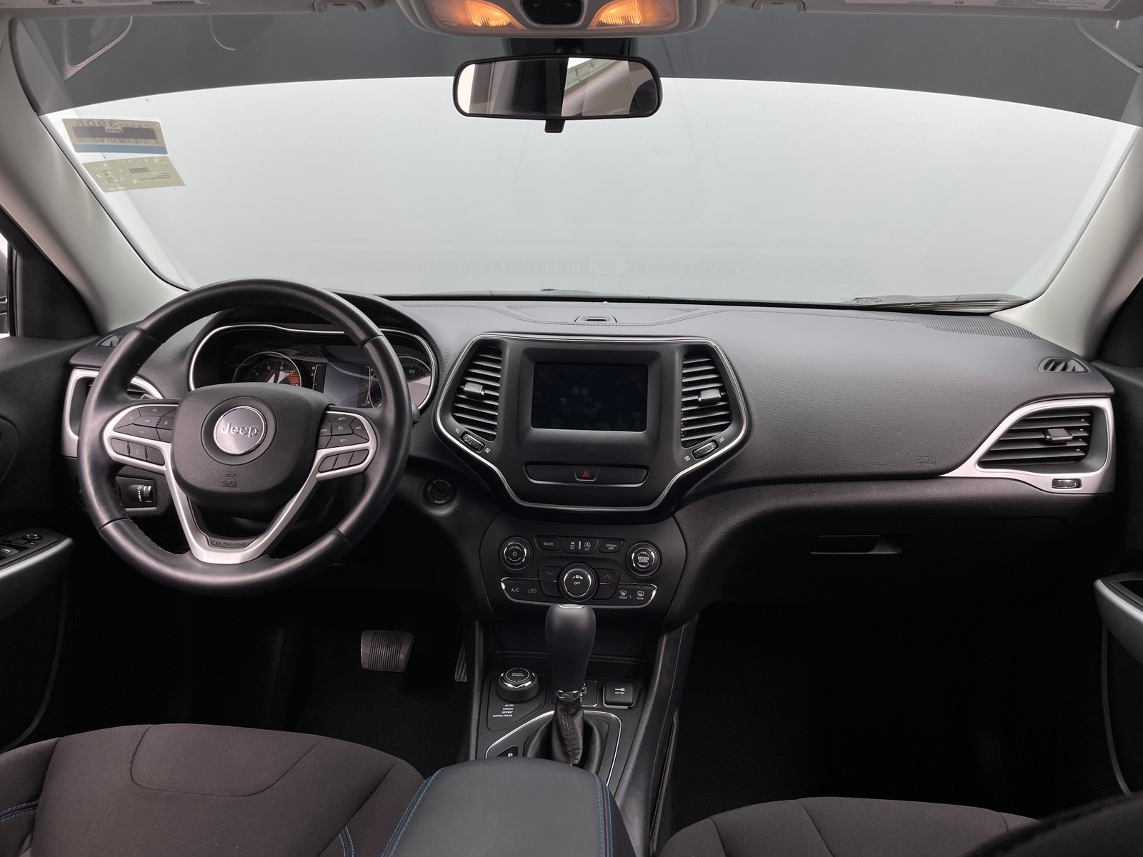 Thumbnail: 2019 Jeep Cherokee - 3