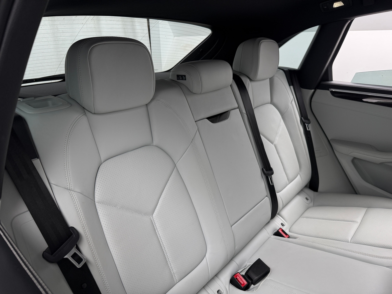 Thumbnail: 2023 Porsche Macan - 5