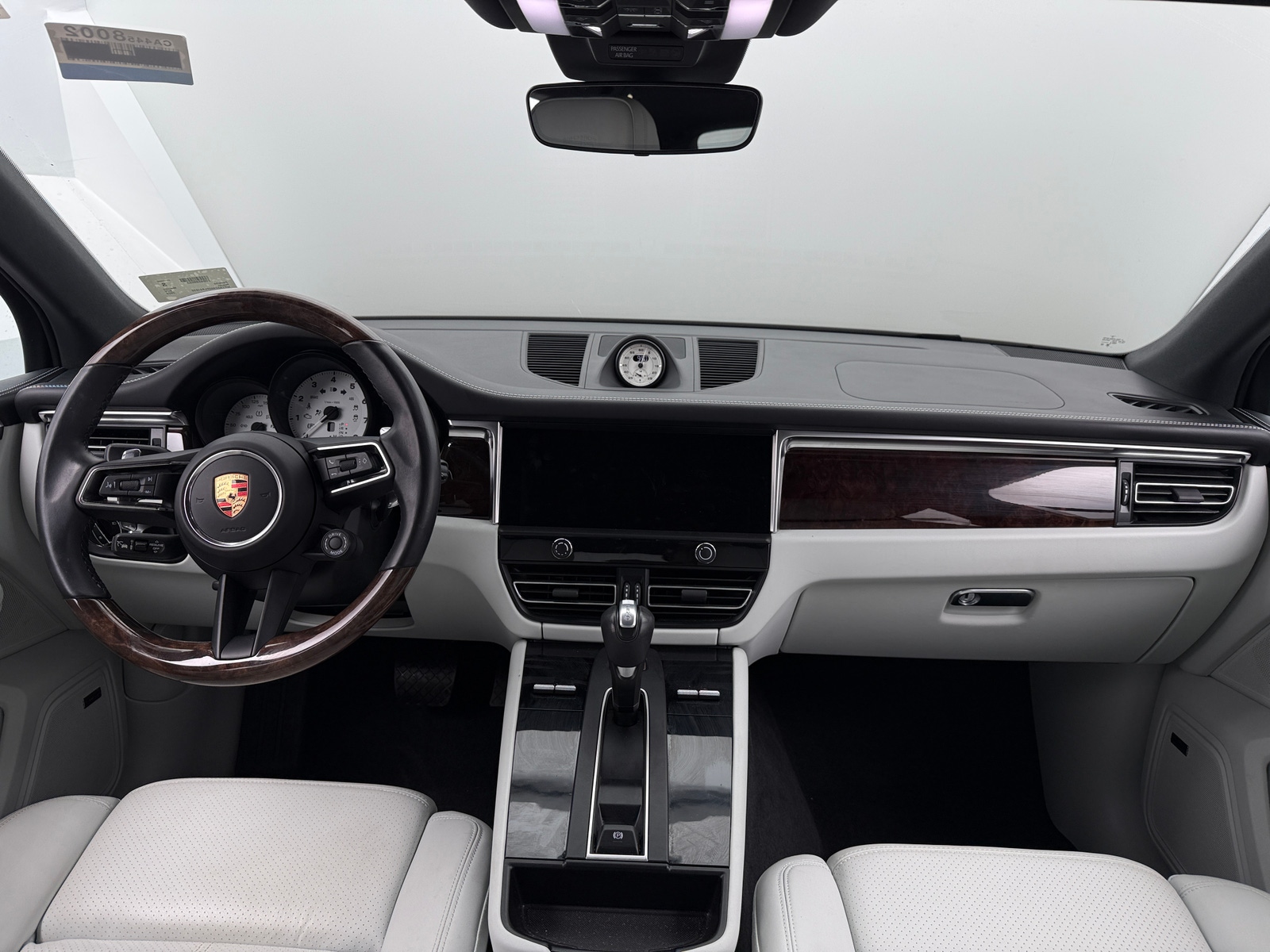 Thumbnail: 2023 Porsche Macan - 2