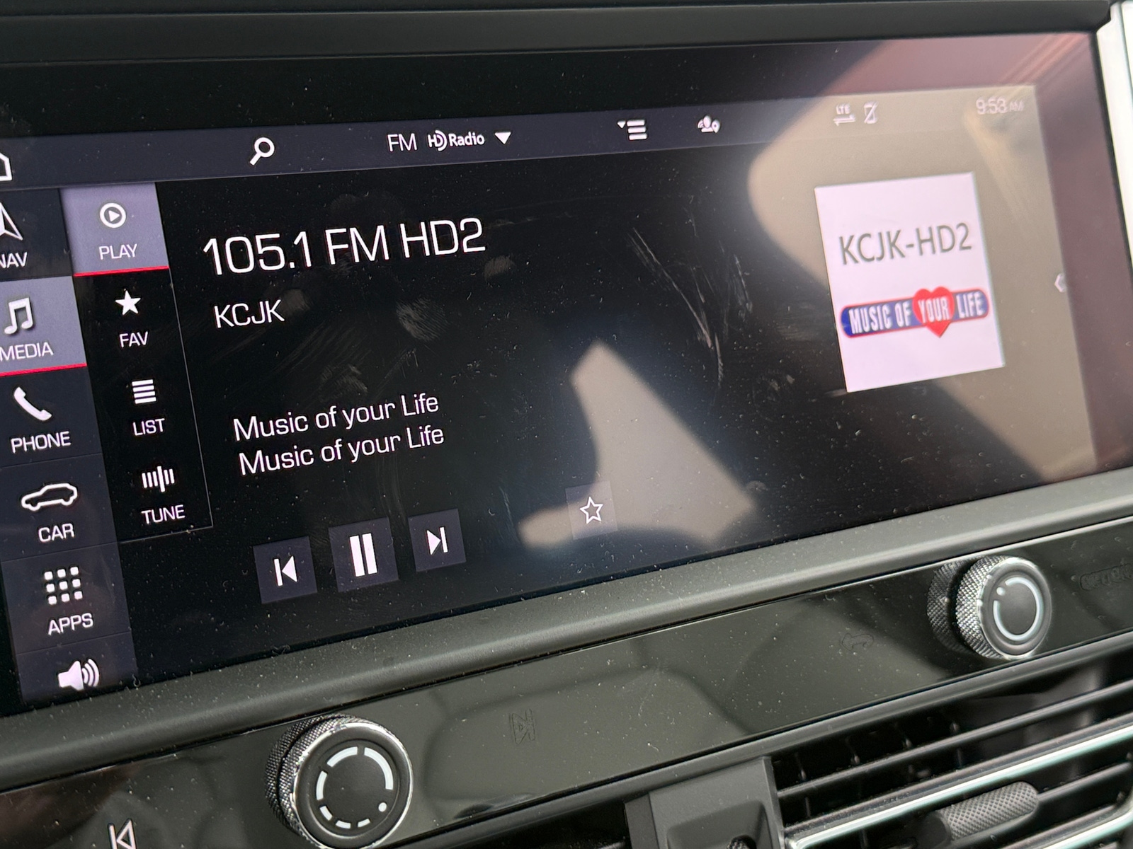 Thumbnail: 2023 Porsche Macan - 3