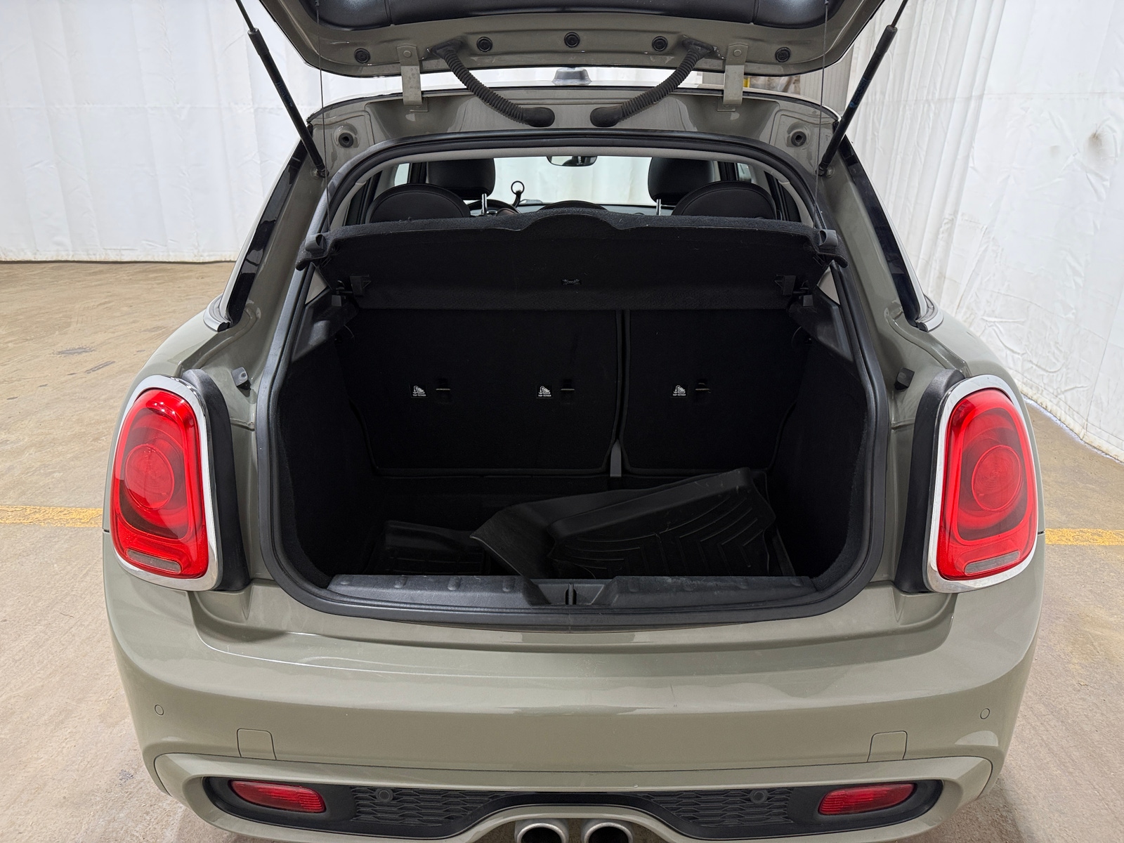 Thumbnail: 2019 MINI Cooper Hardtop - 6