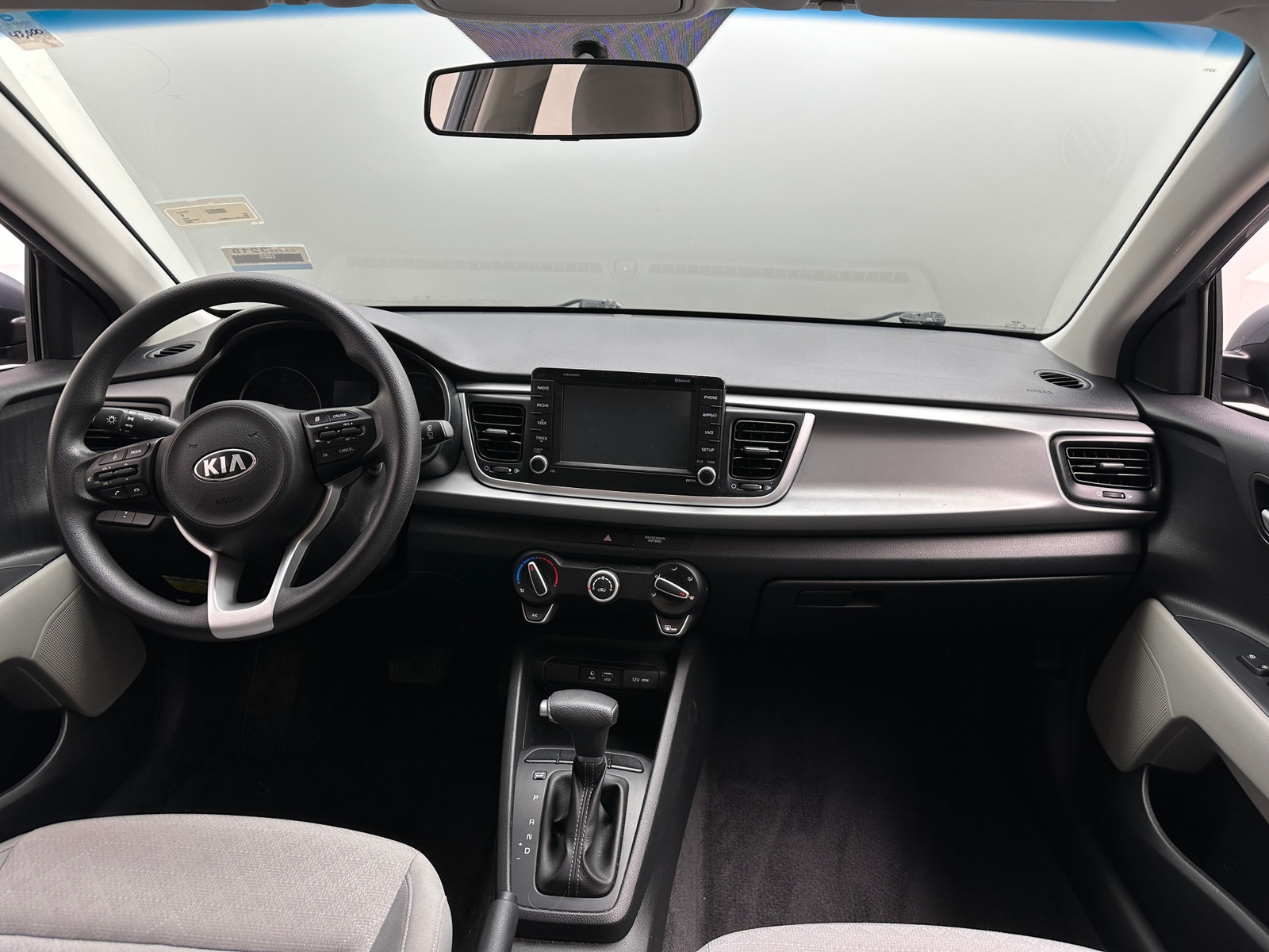 Thumbnail: 2020 Kia Rio - 3